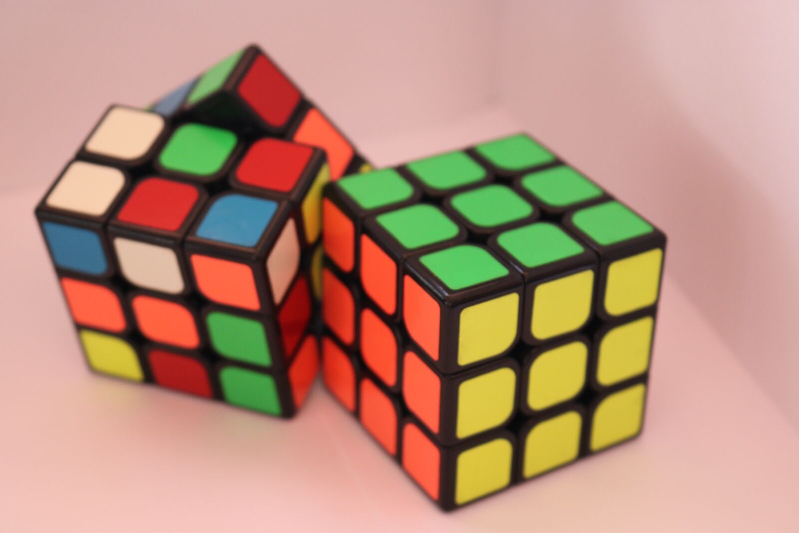 Canon EOS 750D (EOS Rebel T6i / EOS Kiss X8i) sample photo. Rubiks cube, puzzle, color photography