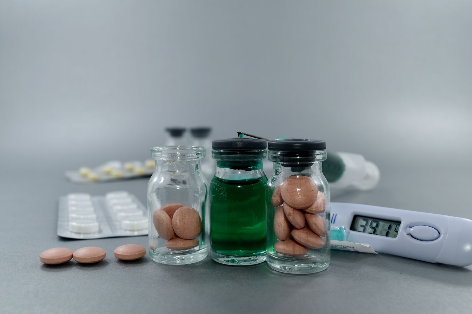 Nikon D5500 sample photo. Antibacterial, antibiotic, cure, pills photography