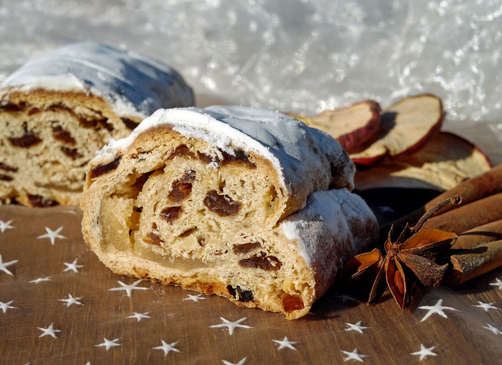 Fujifilm X-T10 + Fujifilm XF 35mm F1.4 R sample photo. Christmas stollen, christmas sweets photography