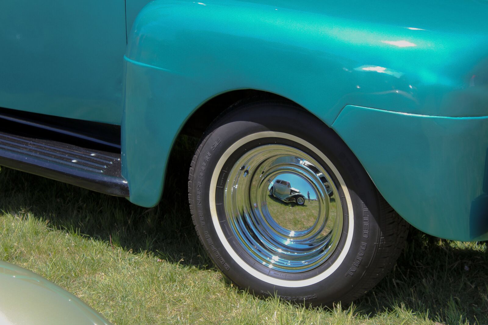 Canon EOS 1200D (EOS Rebel T5 / EOS Kiss X70 / EOS Hi) sample photo. Car, wheel, old photography