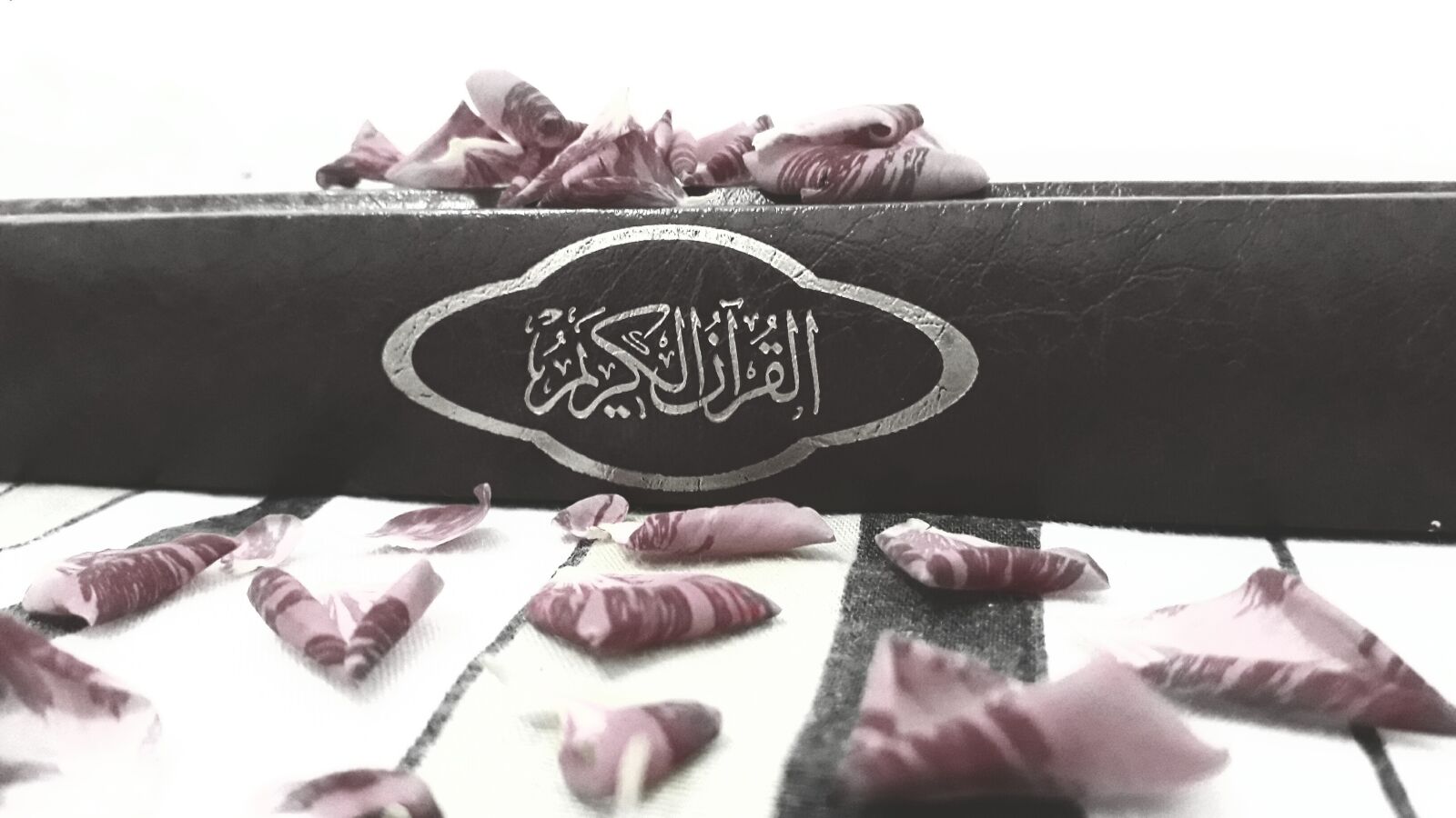 Samsung Galaxy J7 Prime sample photo. Quran, flower, book photography