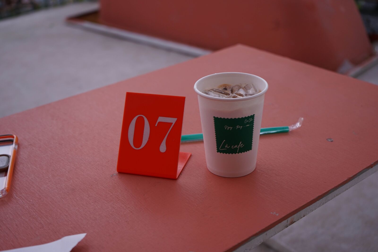Sony a7 II + Sony FE 28-70mm F3.5-5.6 OSS sample photo. Coffee, cafe, chill photography