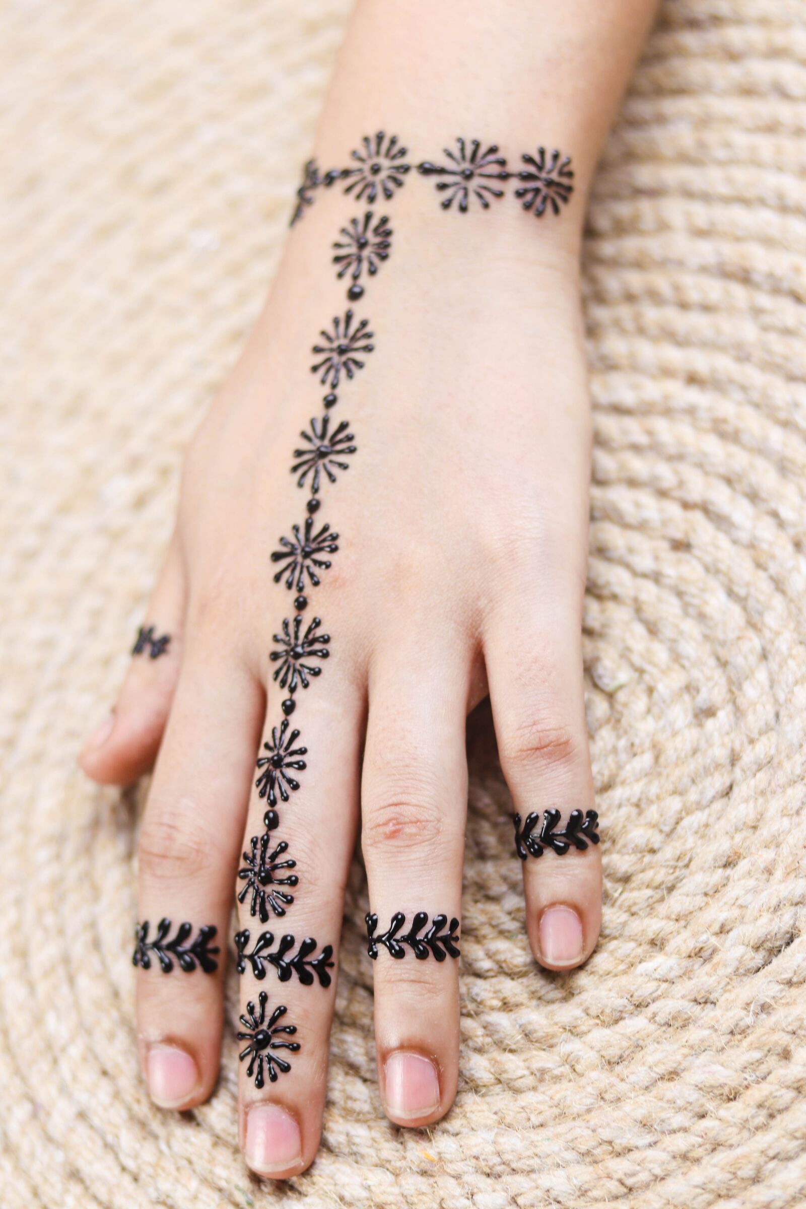 Canon EOS 80D sample photo. Henna, hands, mehendi photography
