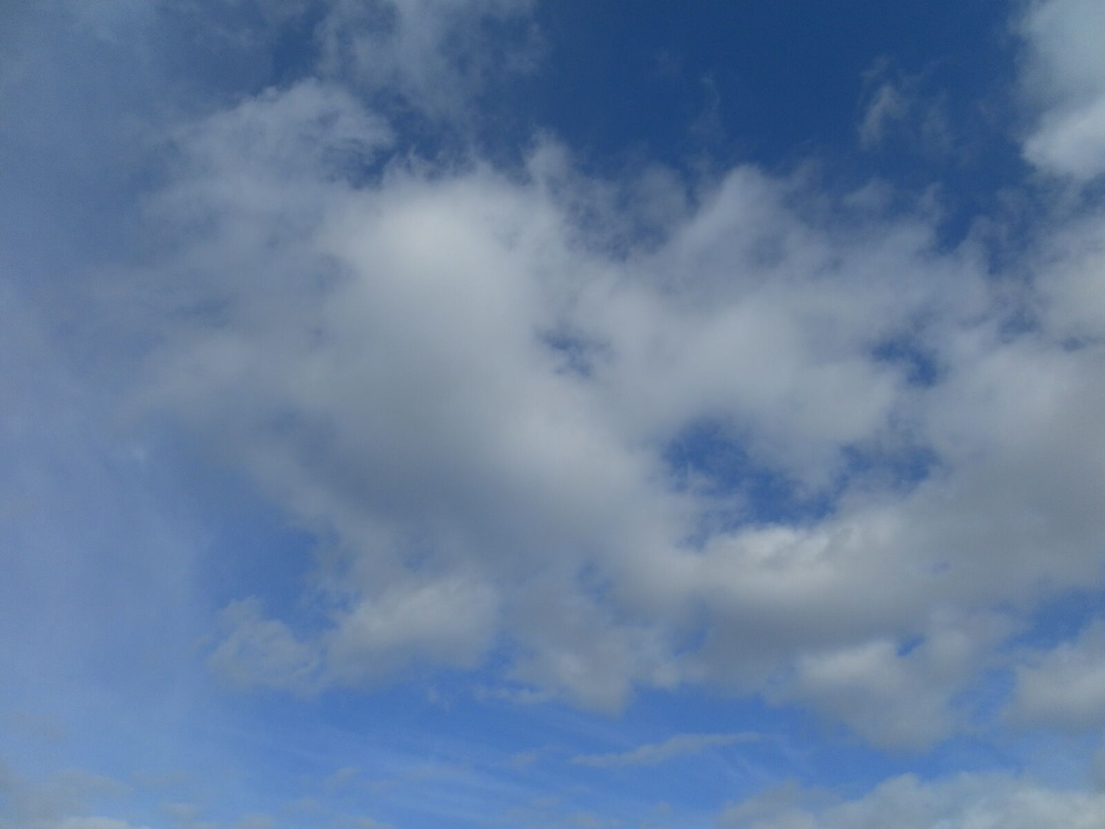 Samsung ST60 / VLUU ST60 /  TL105 /  ST61 sample photo. Sky, blue, clouds photography