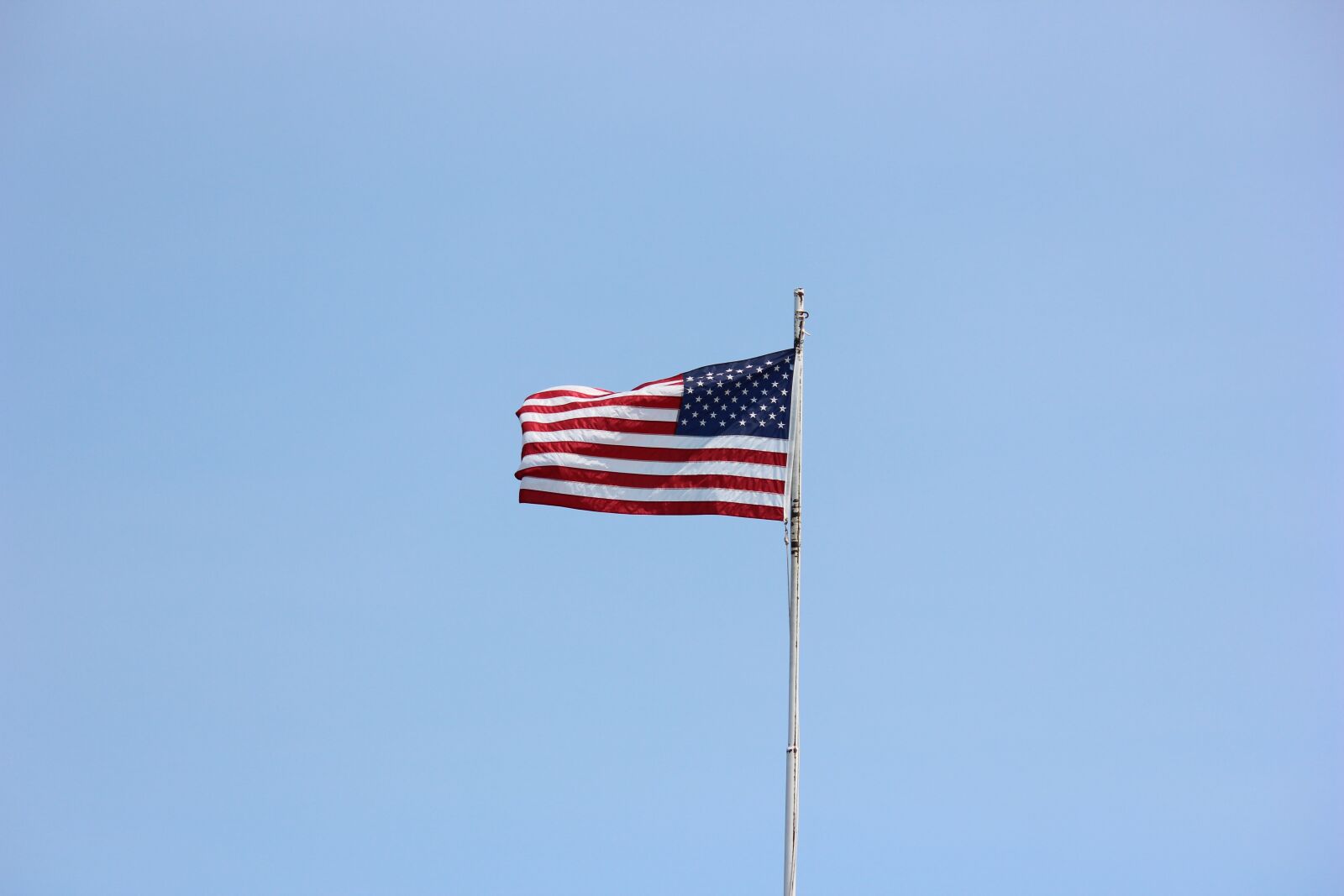 Canon EOS 600D (Rebel EOS T3i / EOS Kiss X5) sample photo. Flag, waving, american photography