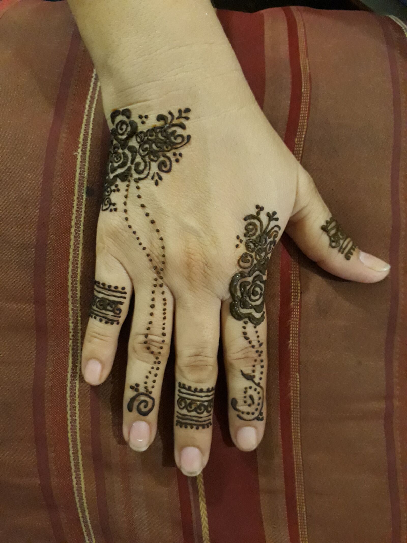 Samsung Galaxy J7 Prime sample photo. Tatoo, henna, hand photography