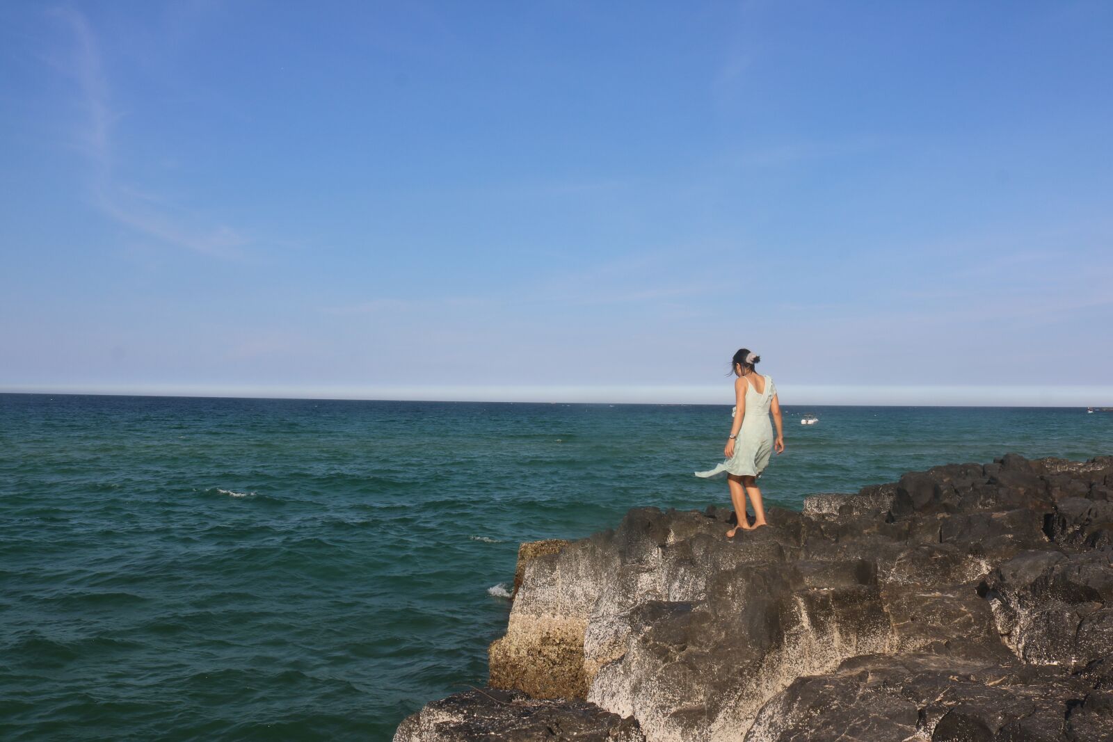 Canon EOS 750D (EOS Rebel T6i / EOS Kiss X8i) sample photo. Blue sea, girl, the photography