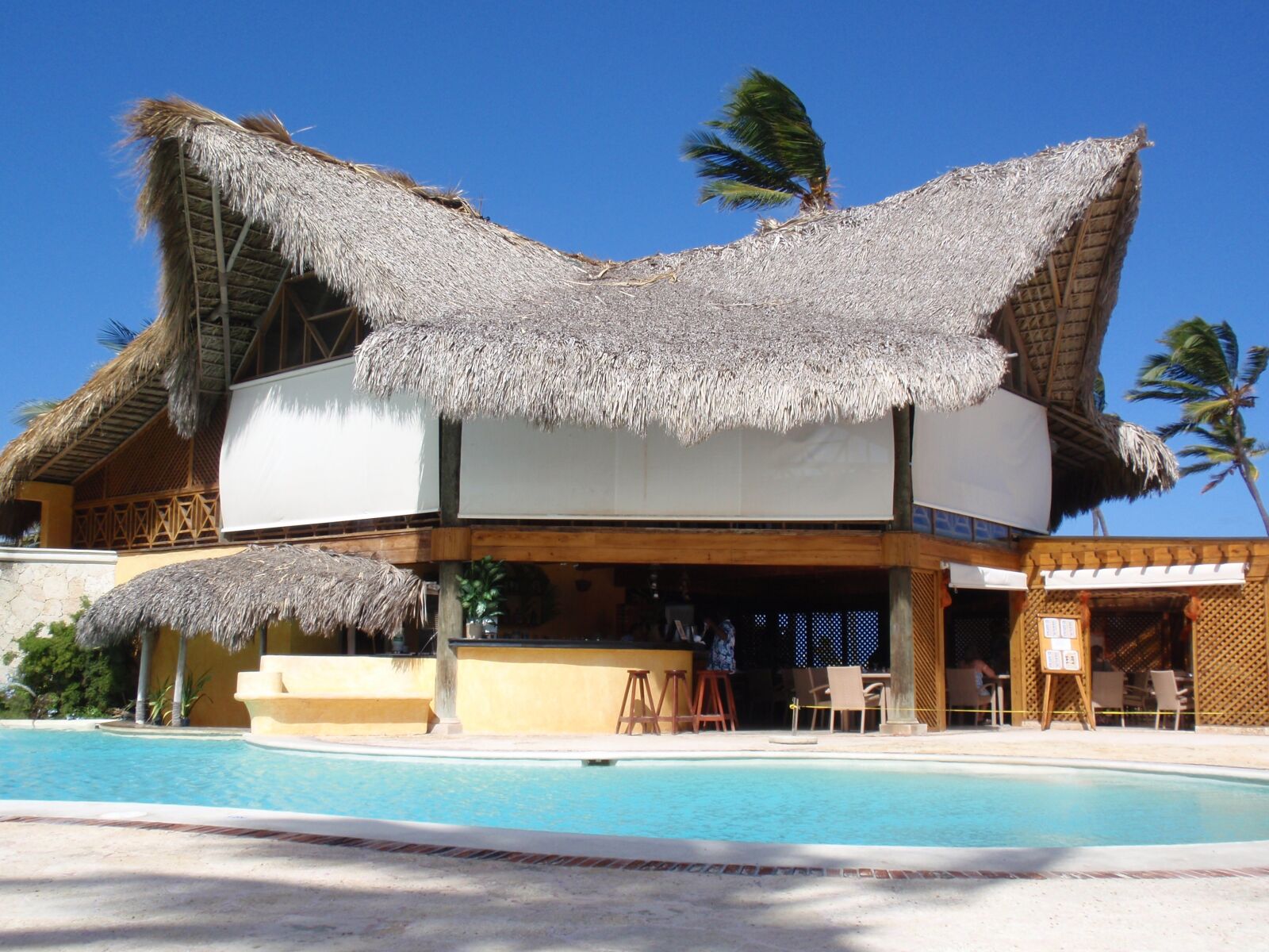 Olympus u1010,S1010 sample photo. Hotel, chalet, pool photography
