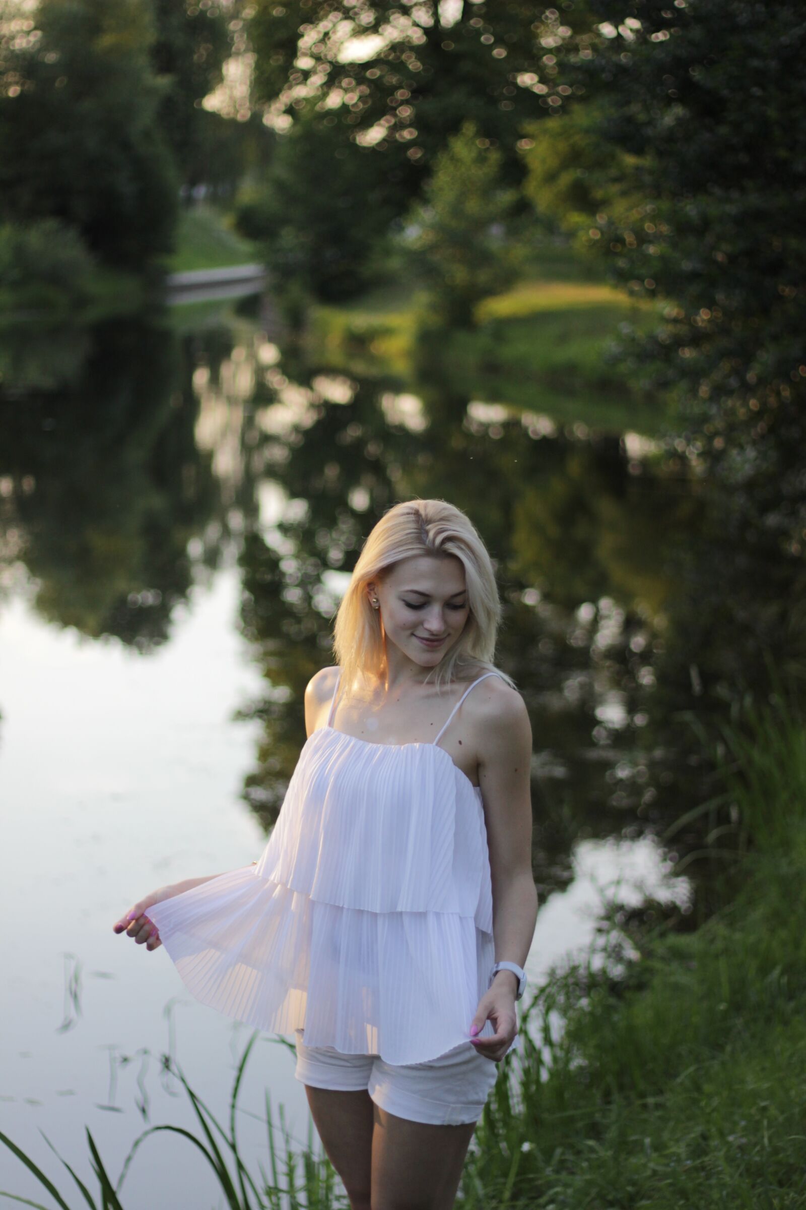 Canon EOS 600D (Rebel EOS T3i / EOS Kiss X5) + Canon EF 50mm F1.8 II sample photo. Girl, model, blonde photography