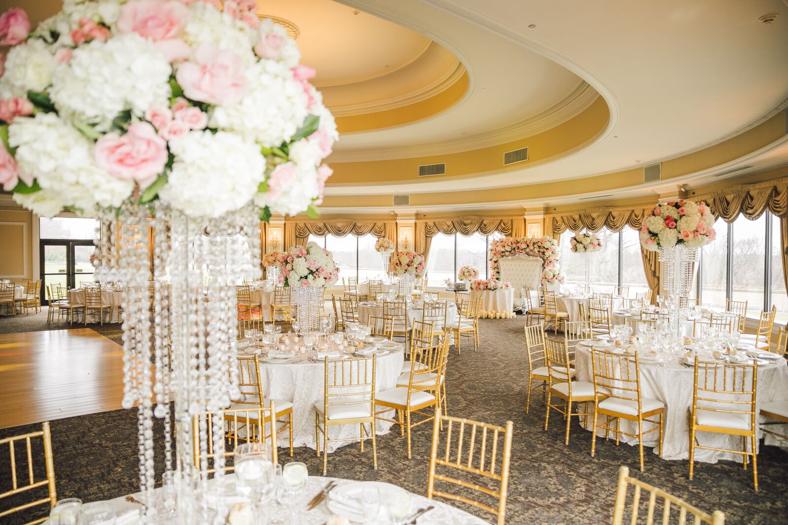 Canon EOS 5D Mark IV sample photo. Wedding hall, restaurant, the photography