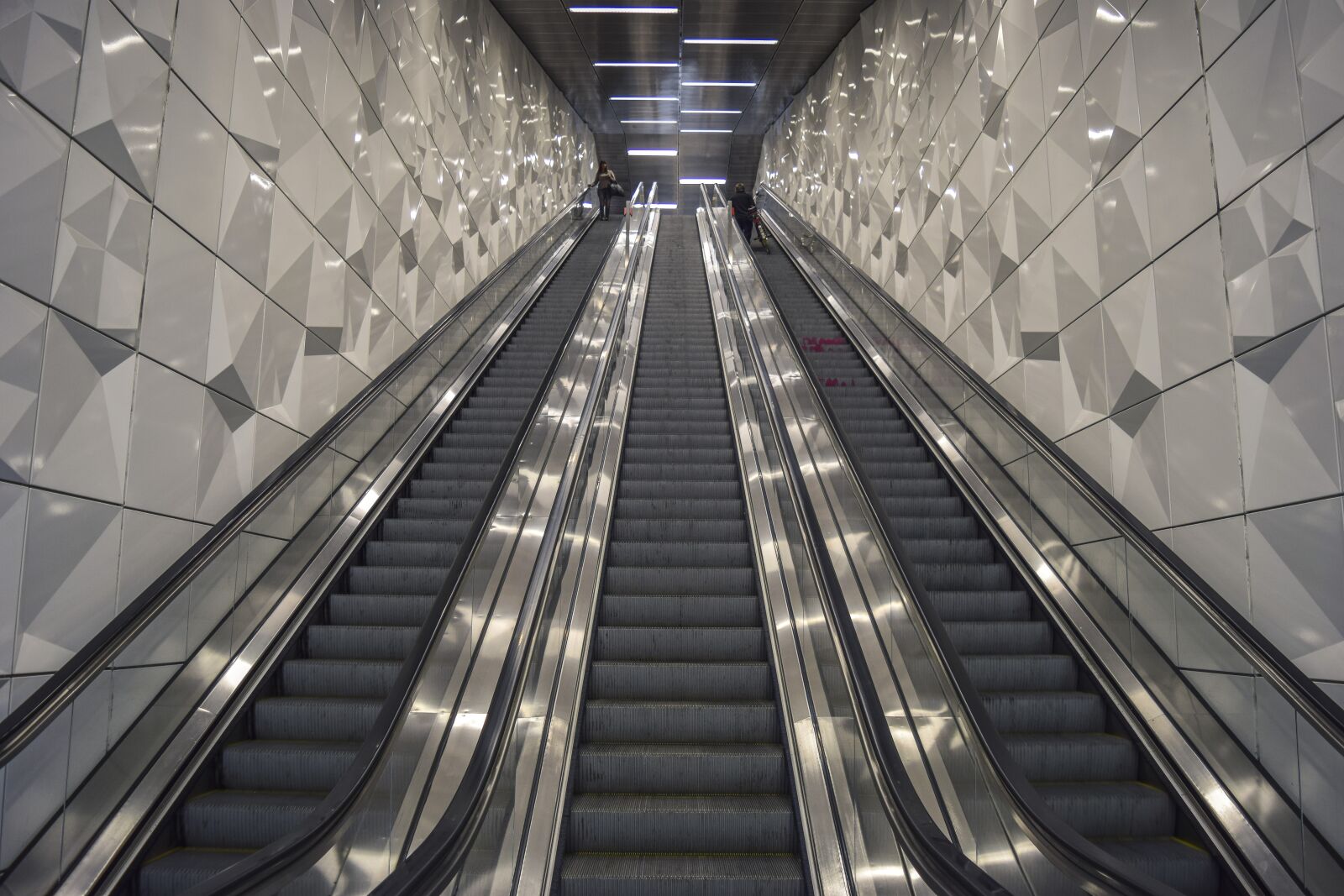 Nikon D3300 sample photo. Escalator, metro, stairs photography