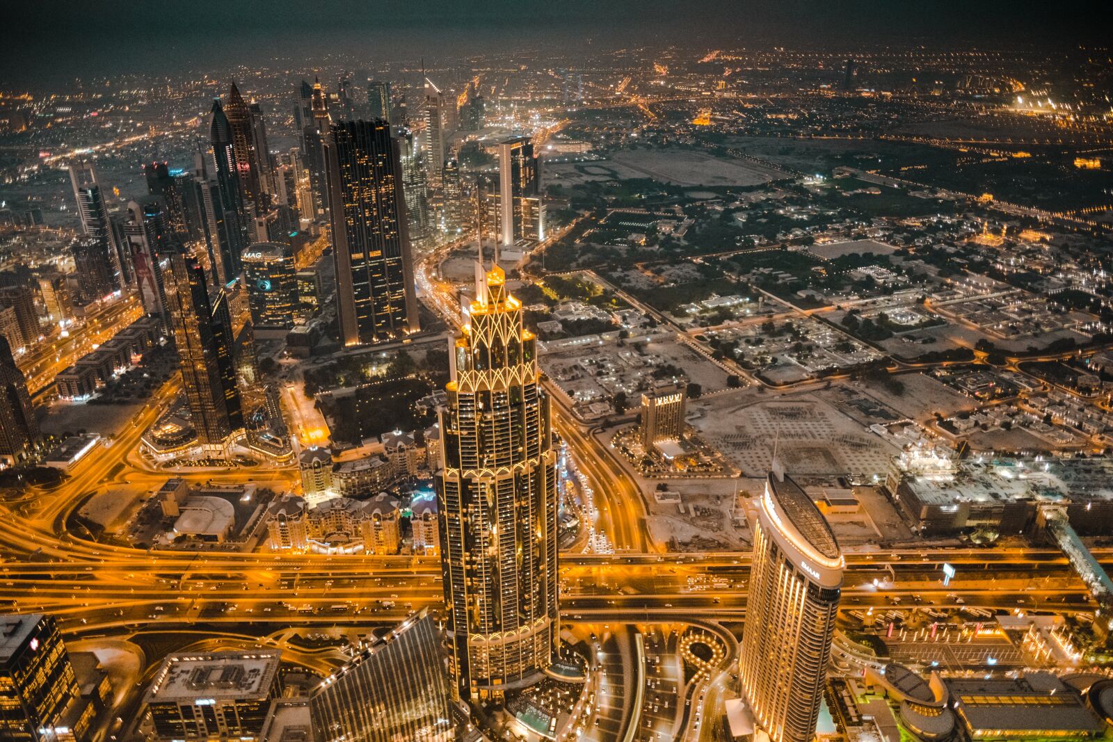 Fujifilm X-T2 + Fujifilm XF 16mm F1.4 R WR sample photo. Dubai, emirates, burj khalifa photography