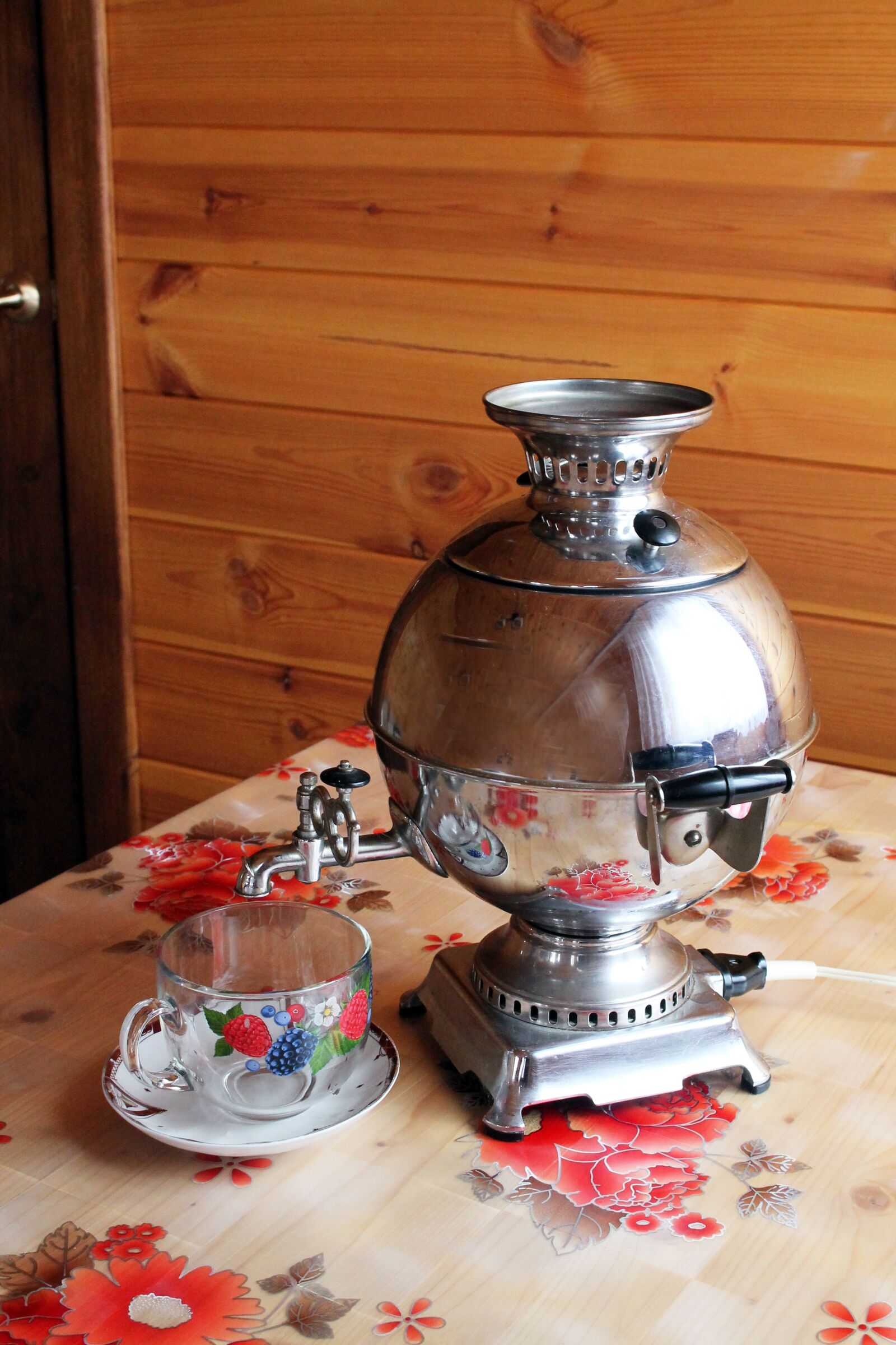 Canon EOS 1100D (EOS Rebel T3 / EOS Kiss X50) sample photo. Table, village, antiquity photography