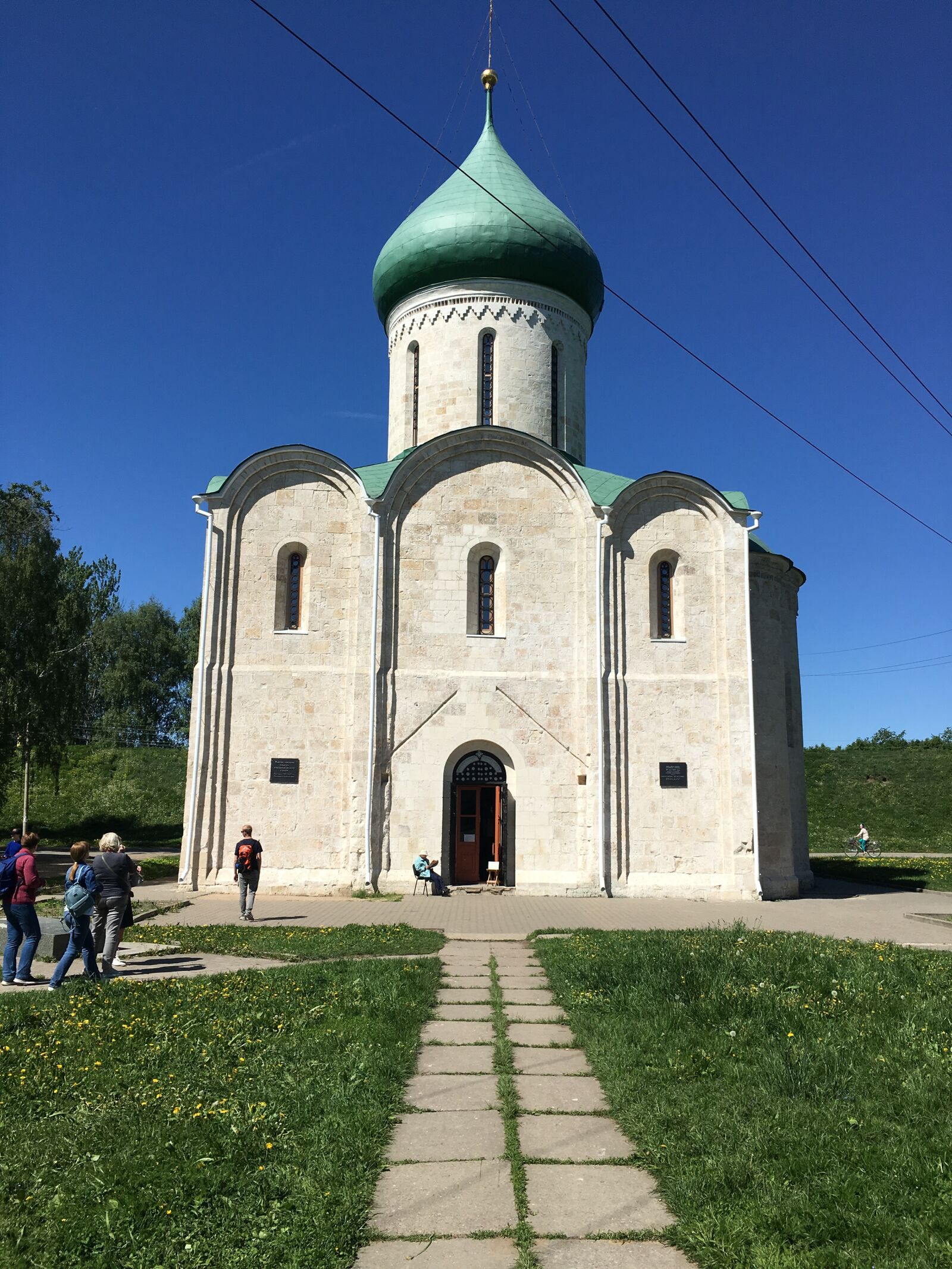 iPhone 6s back camera 4.15mm f/2.2 sample photo. Pereslavl, temple, architecture photography