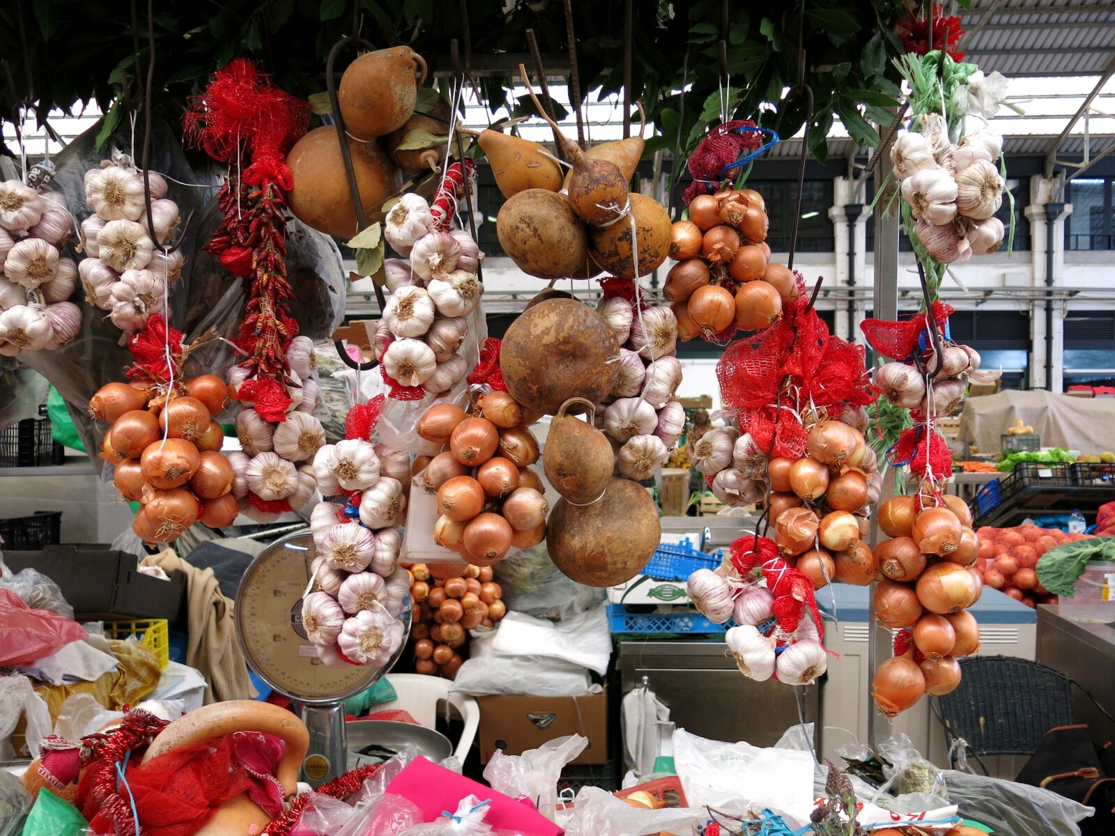 Canon PowerShot G15 sample photo. Market, lisbon, onions photography