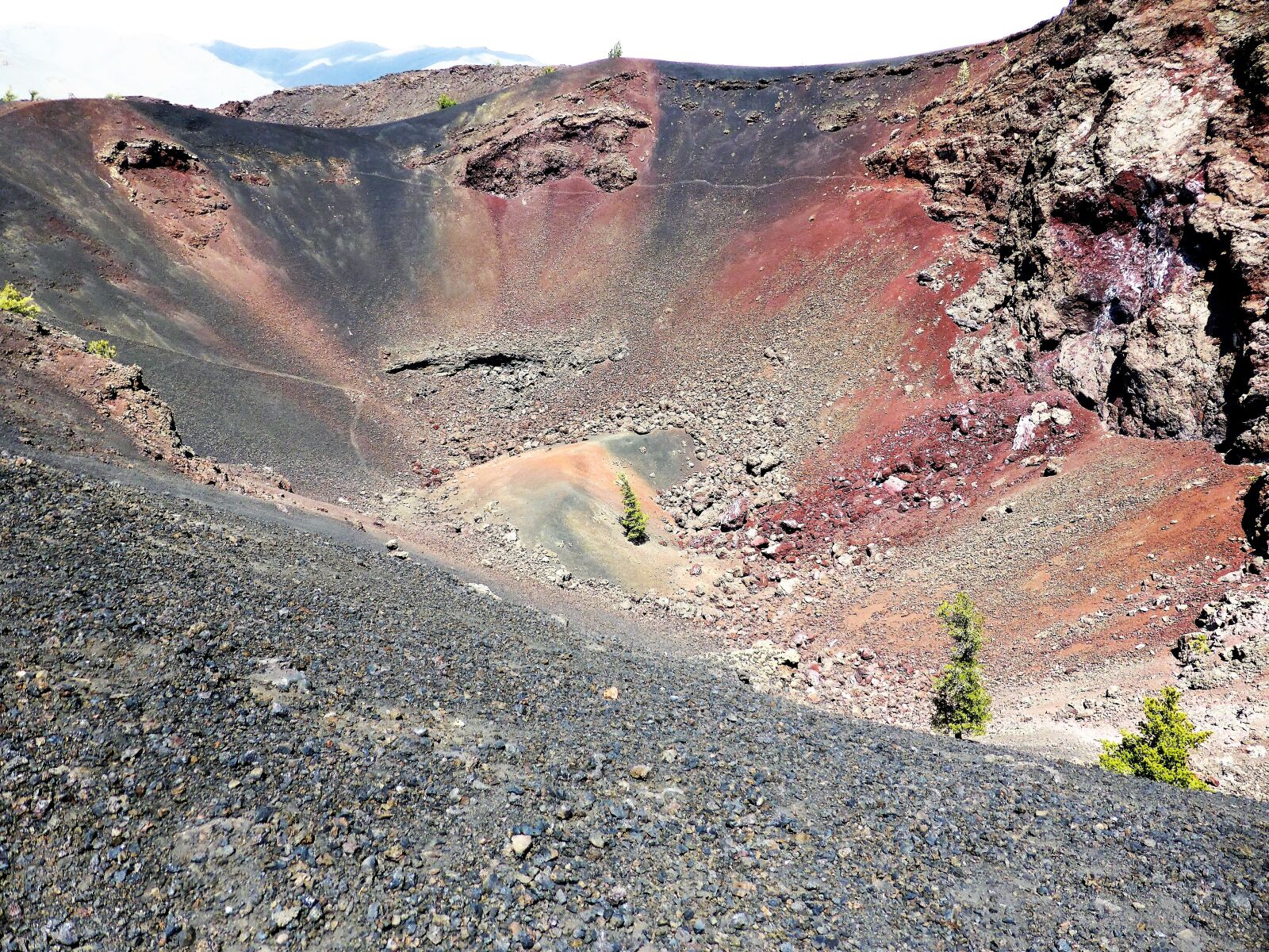 Panasonic Lumix DMC-ZS30 (Lumix DMC-TZ40) sample photo. Nature, crater, volcano photography