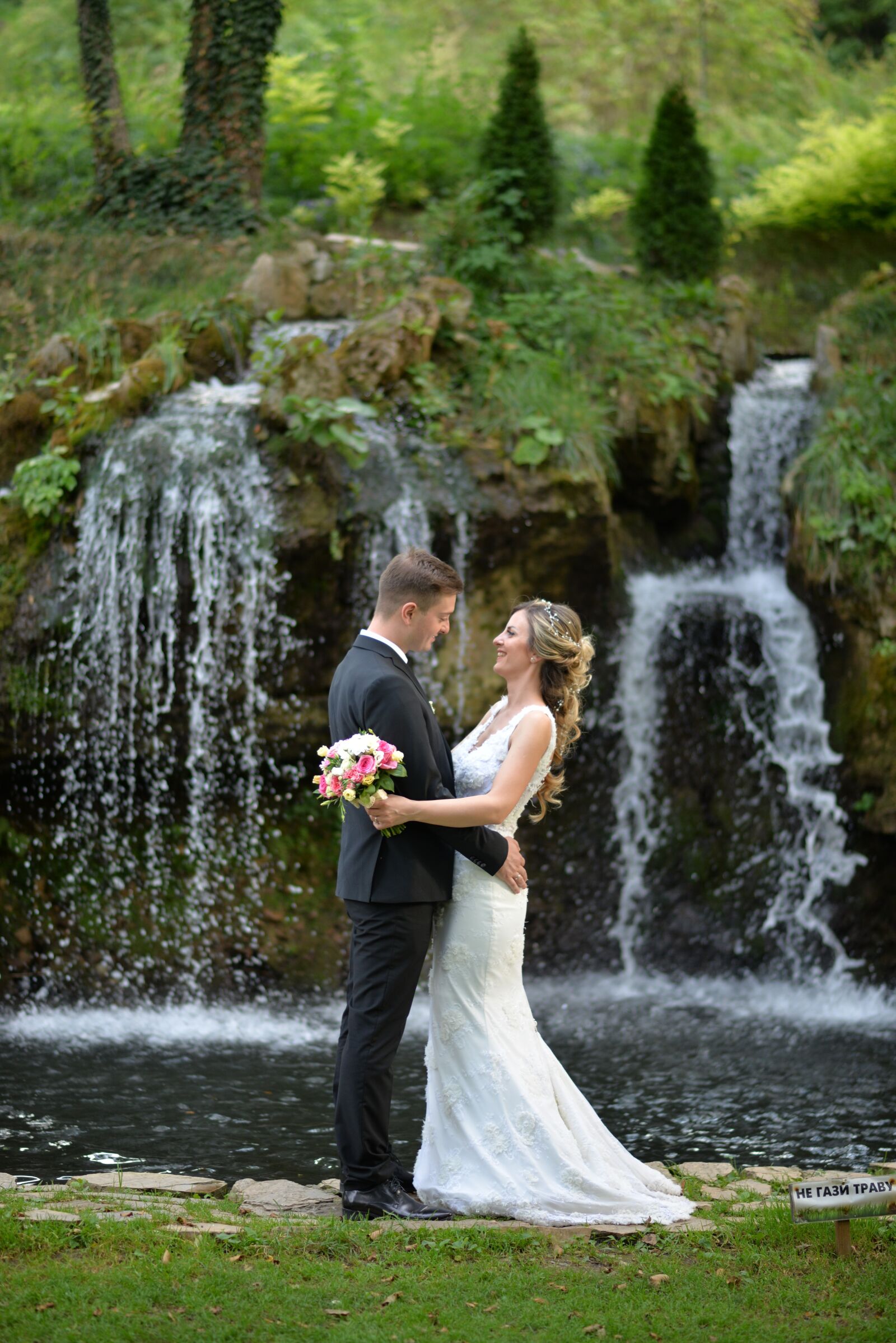 Nikon D610 sample photo. Bride, groom, wedding photography
