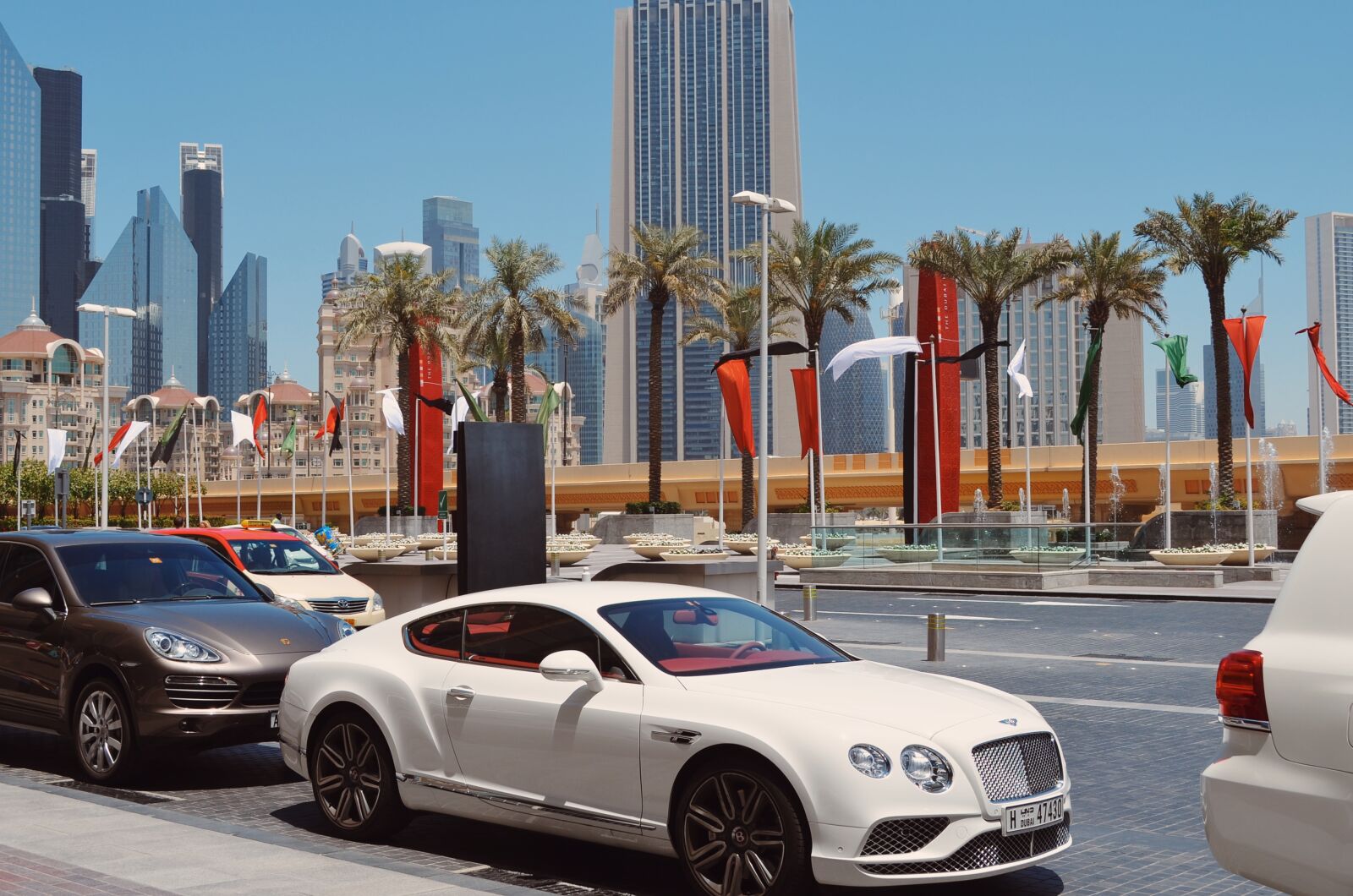 Nikon D5100 sample photo. Bentley, car, dubai, dubaimall photography