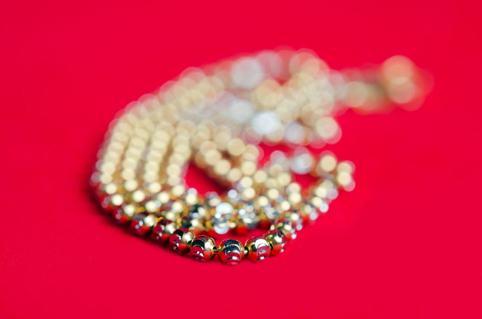Nikon D5100 sample photo. Gold, cameo, 96 photography