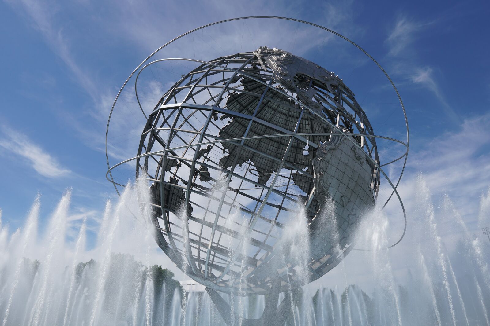 Sigma 16mm F1.4 DC DN | C sample photo. Flushing, spheric globe, park photography