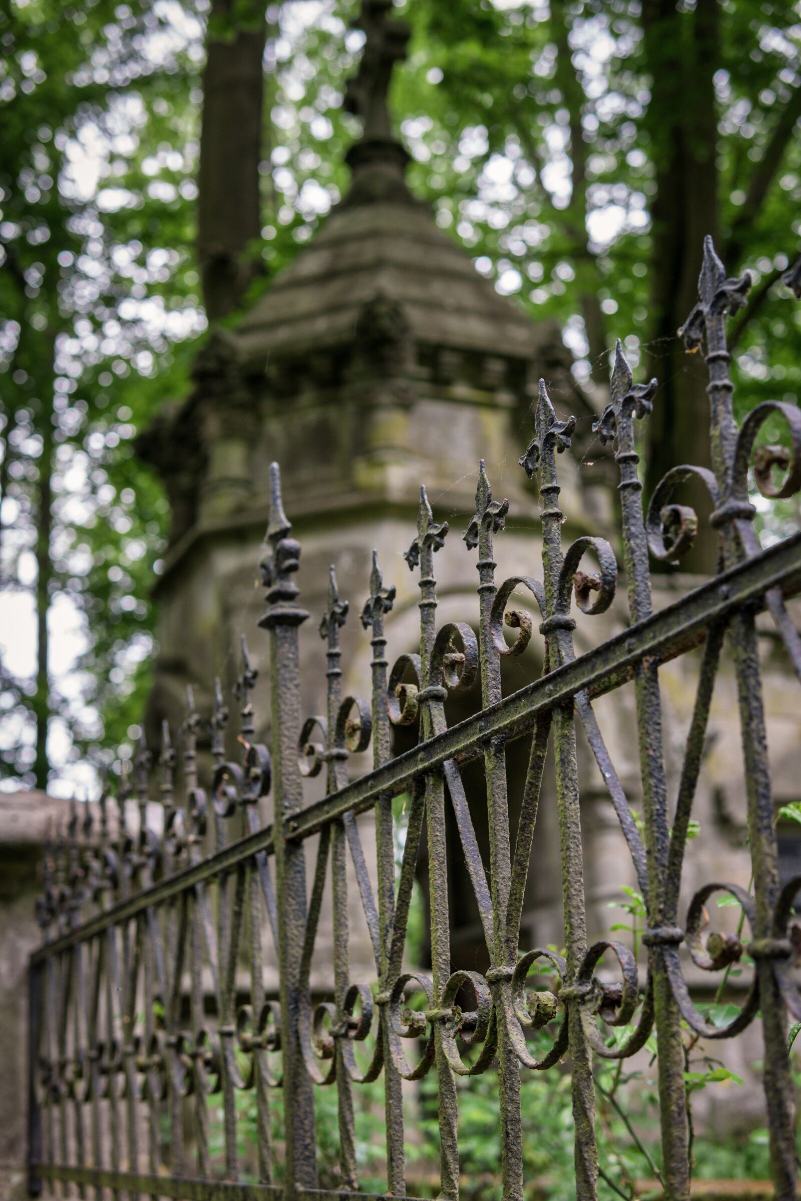 30mm F1.4 DC DN | Contemporary 016 sample photo. Temple, lion temple, fence photography