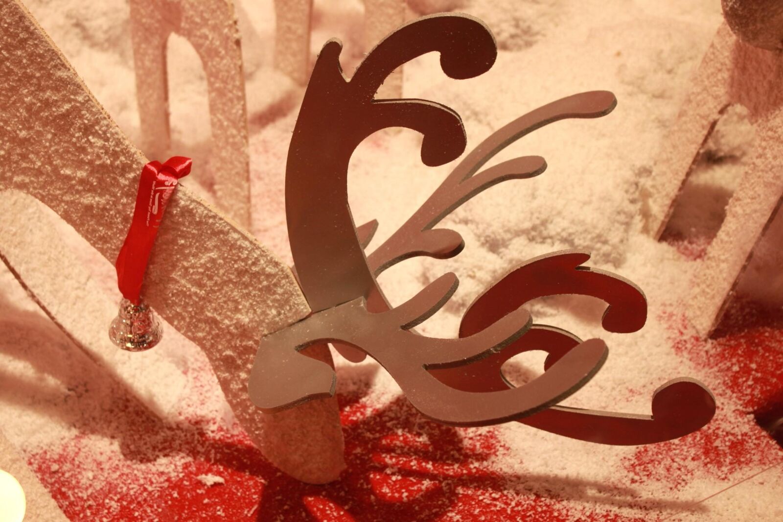 Canon EOS 500D (EOS Rebel T1i / EOS Kiss X3) sample photo. Reindeer, design, decoration photography