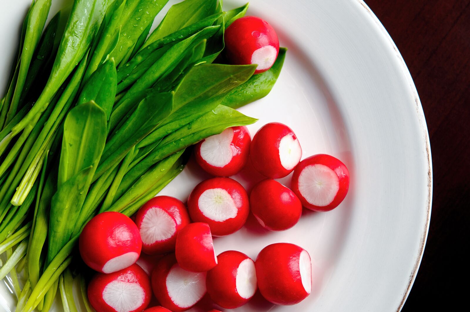 Nikon D300 sample photo. Ramsons, radishes, red photography