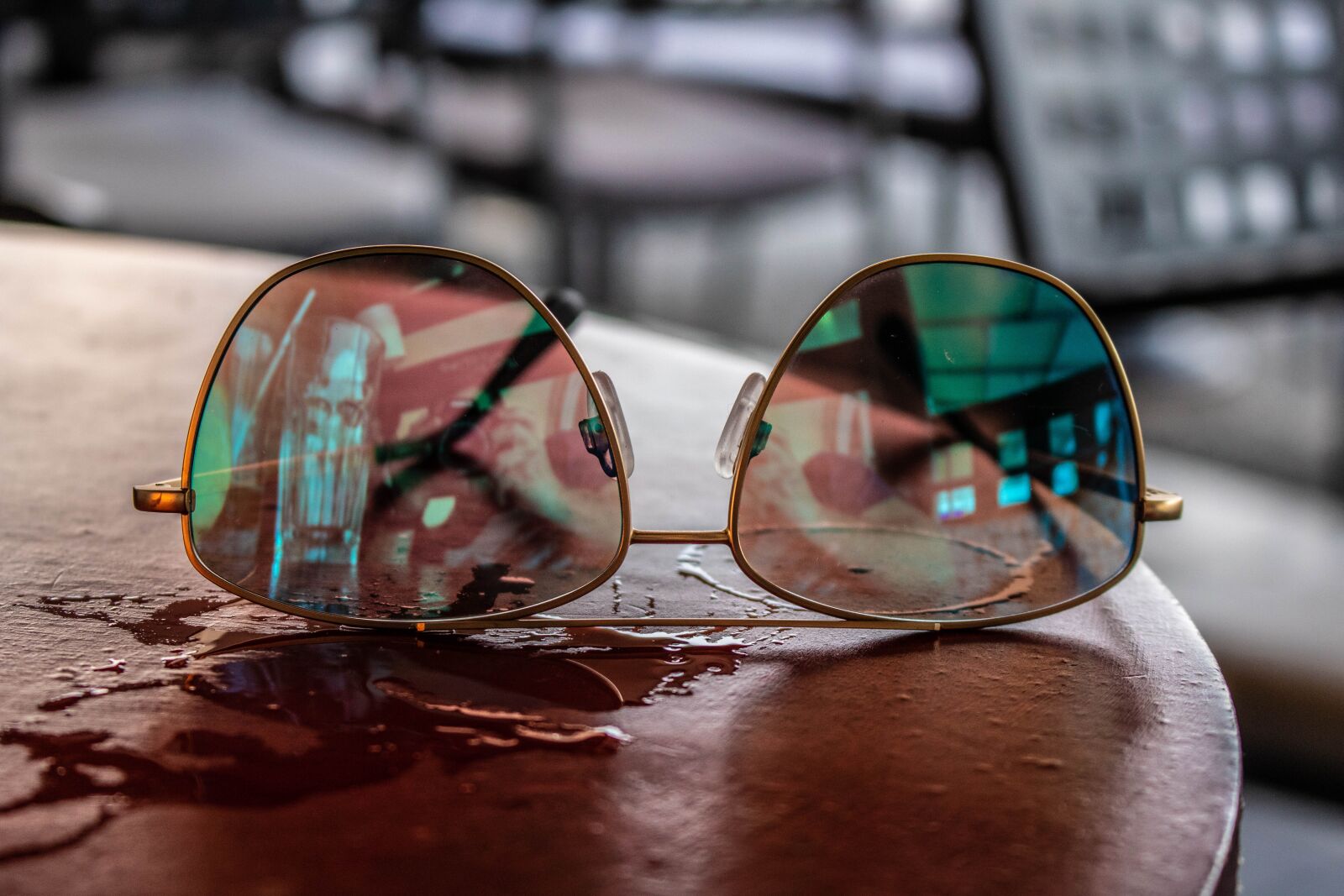 Canon EOS 750D (EOS Rebel T6i / EOS Kiss X8i) sample photo. Sunglasses, reflection, summer photography