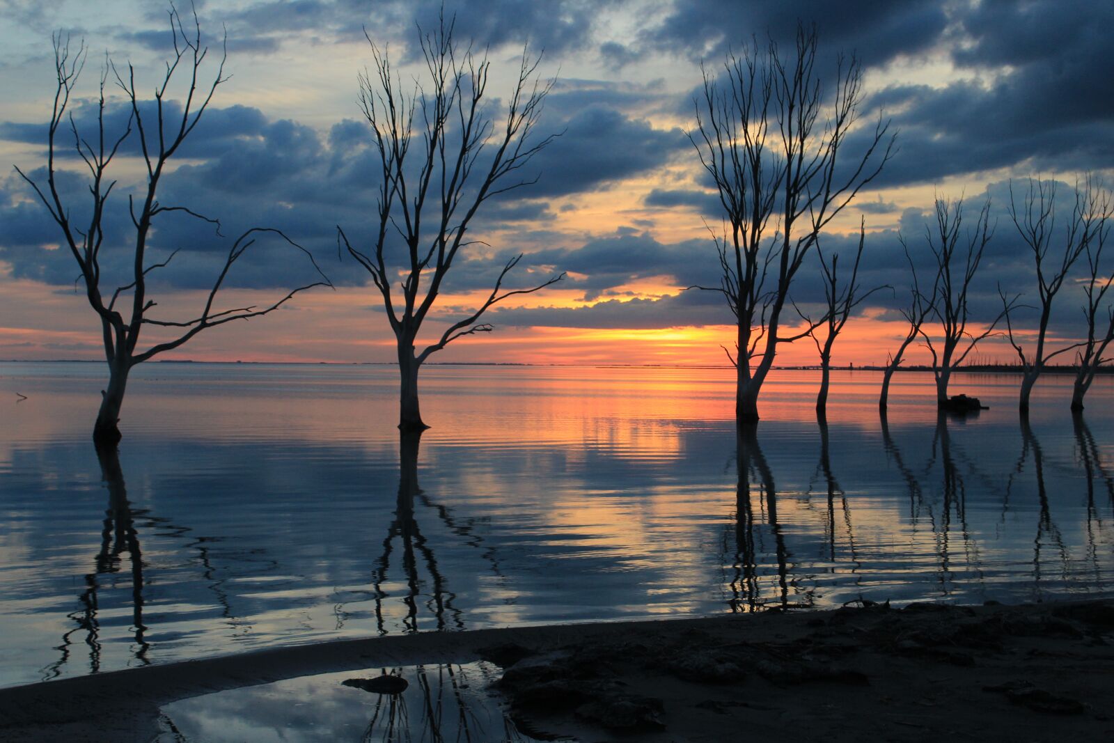 Canon EOS 1200D (EOS Rebel T5 / EOS Kiss X70 / EOS Hi) sample photo. Dawn, sunset, epecuen photography