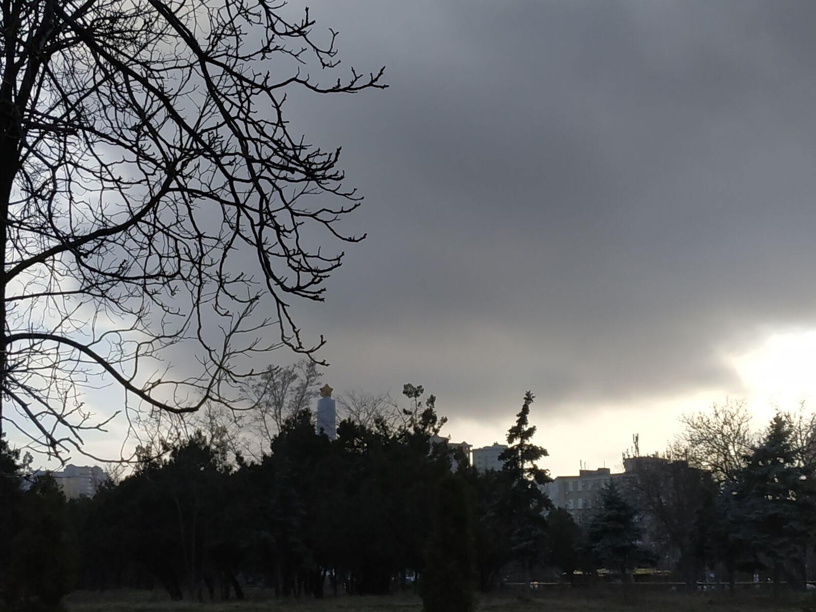 Xiaomi Redmi Note 5 sample photo. Grey sky, sunset, grey photography