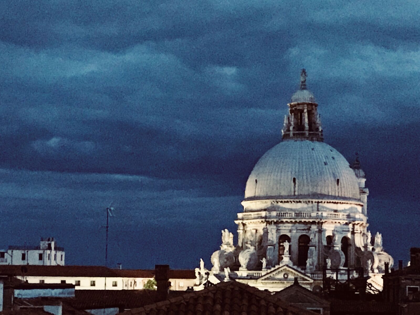 Apple iPhone 7 Plus sample photo. Italy, travel, europe photography