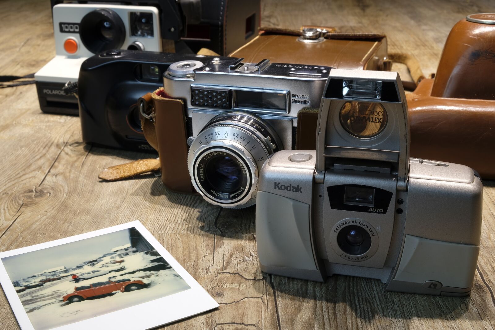 Fujifilm XF 18-55mm F2.8-4 R LM OIS sample photo. Camera, polaroid, photo photography