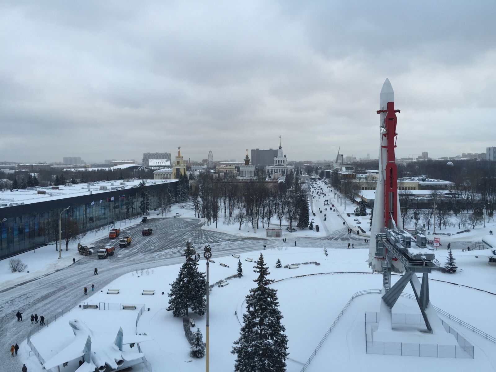 iPhone 6 Plus back camera 4.15mm f/2.2 sample photo. Winter, rocket, review photography