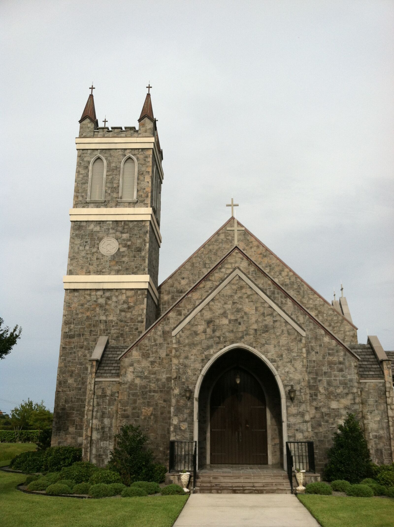 Apple iPhone 4 sample photo. Church, architecture, building photography