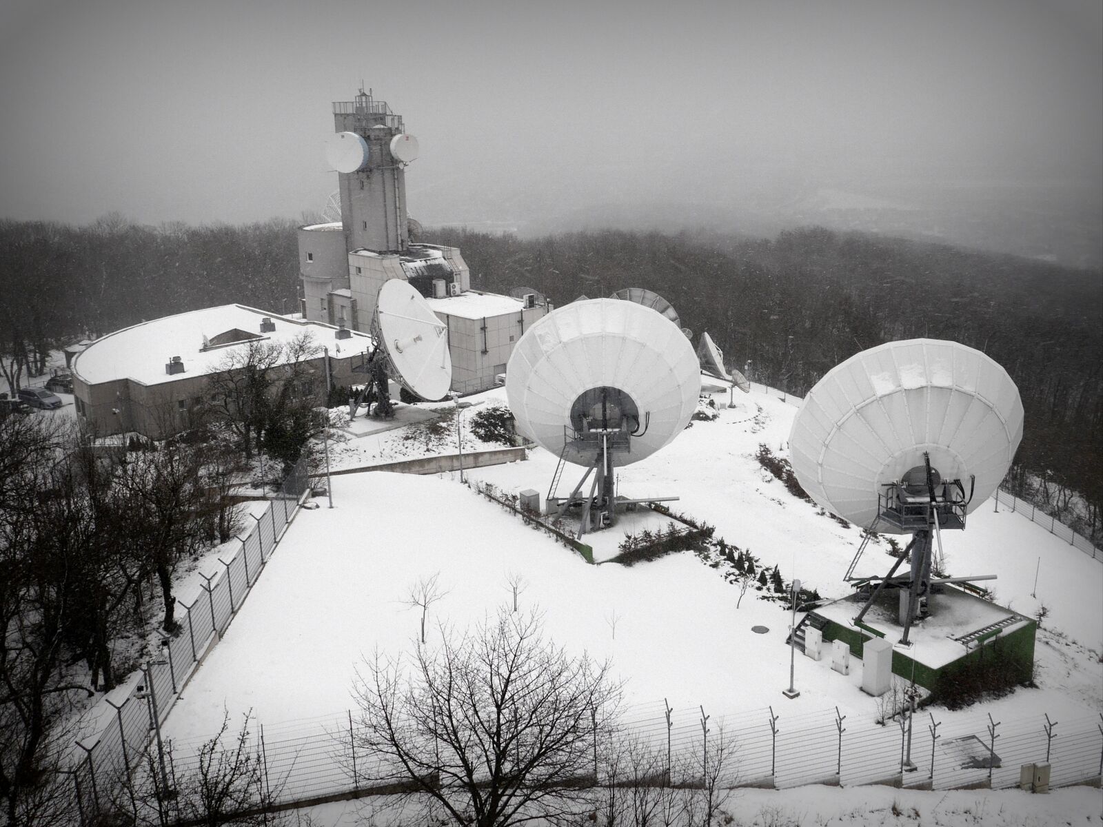Panasonic Lumix DMC-G6 sample photo. Antenna, winter, snow photography