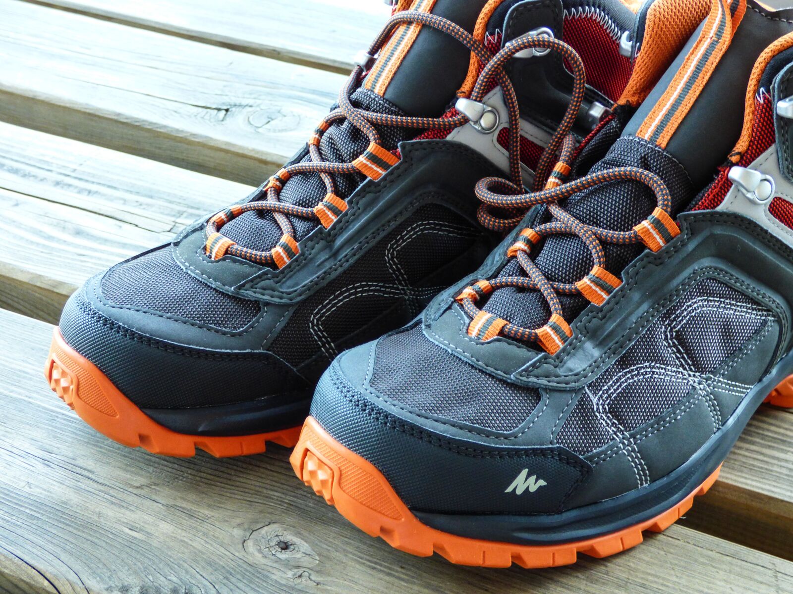 Panasonic DMC-FZ72 sample photo. Shoe, boots, hiking shoes photography