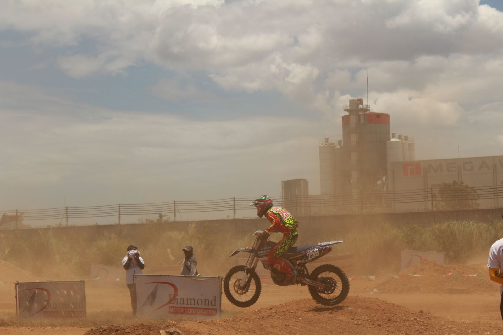 Canon EOS 1200D (EOS Rebel T5 / EOS Kiss X70 / EOS Hi) sample photo. Motorcycle, motocross, extreme photography