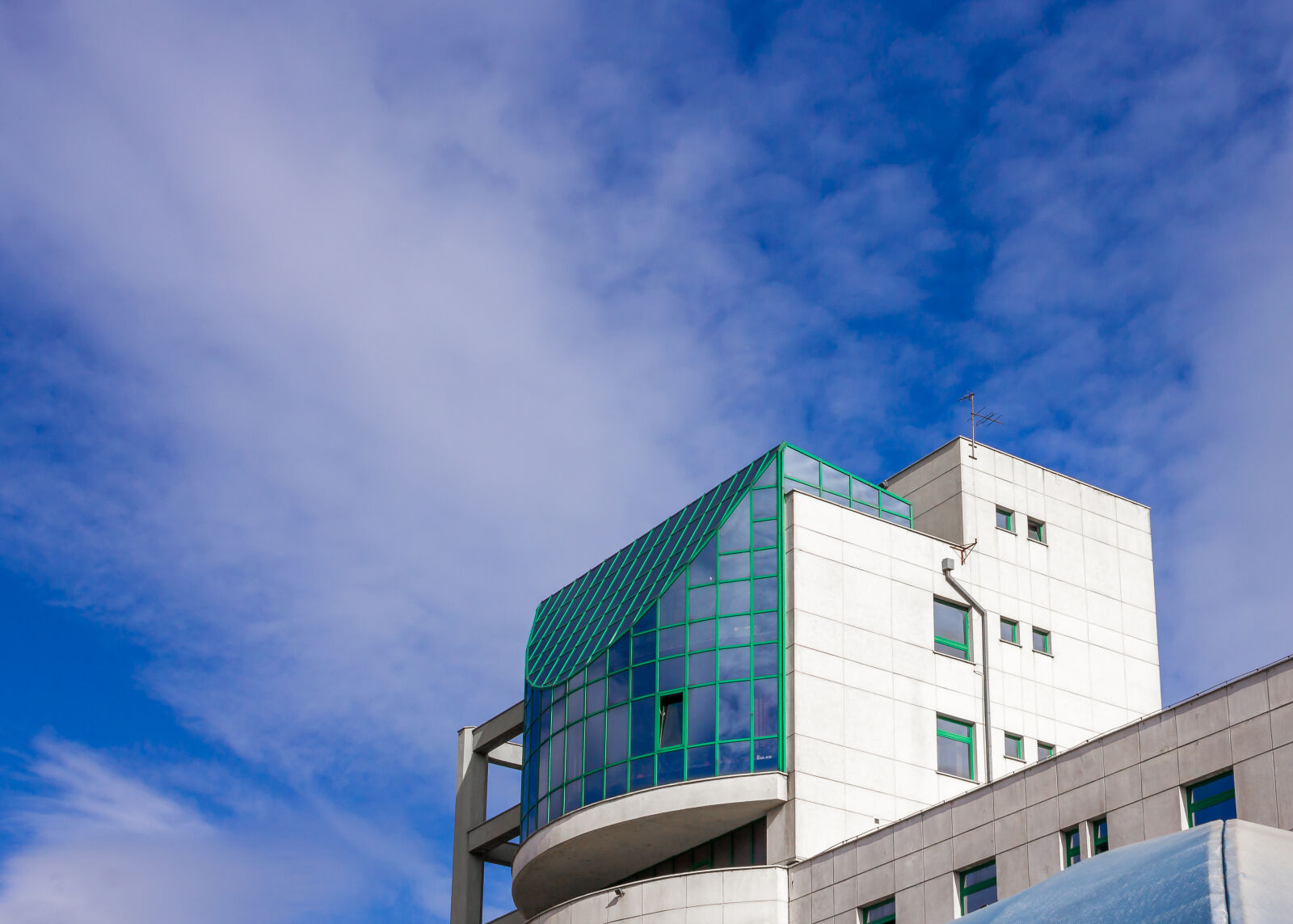 Canon EOS 550D (EOS Rebel T2i / EOS Kiss X4) sample photo. Architecture, blue, sky, building photography