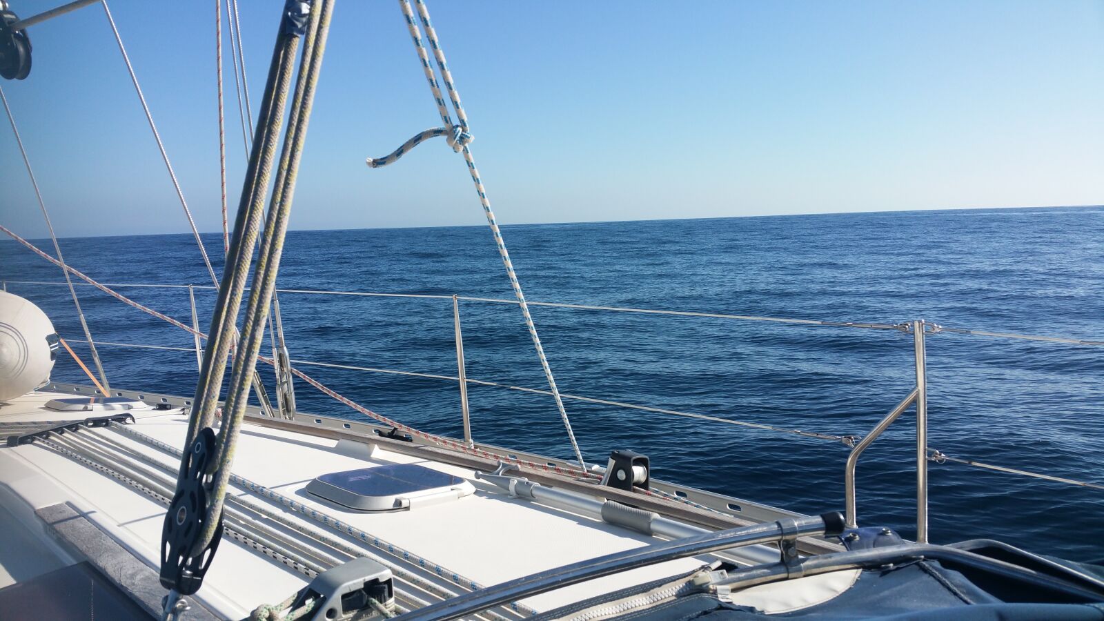 Samsung Galaxy S5 LTE-A sample photo. Sailing boat, yacht, sea photography