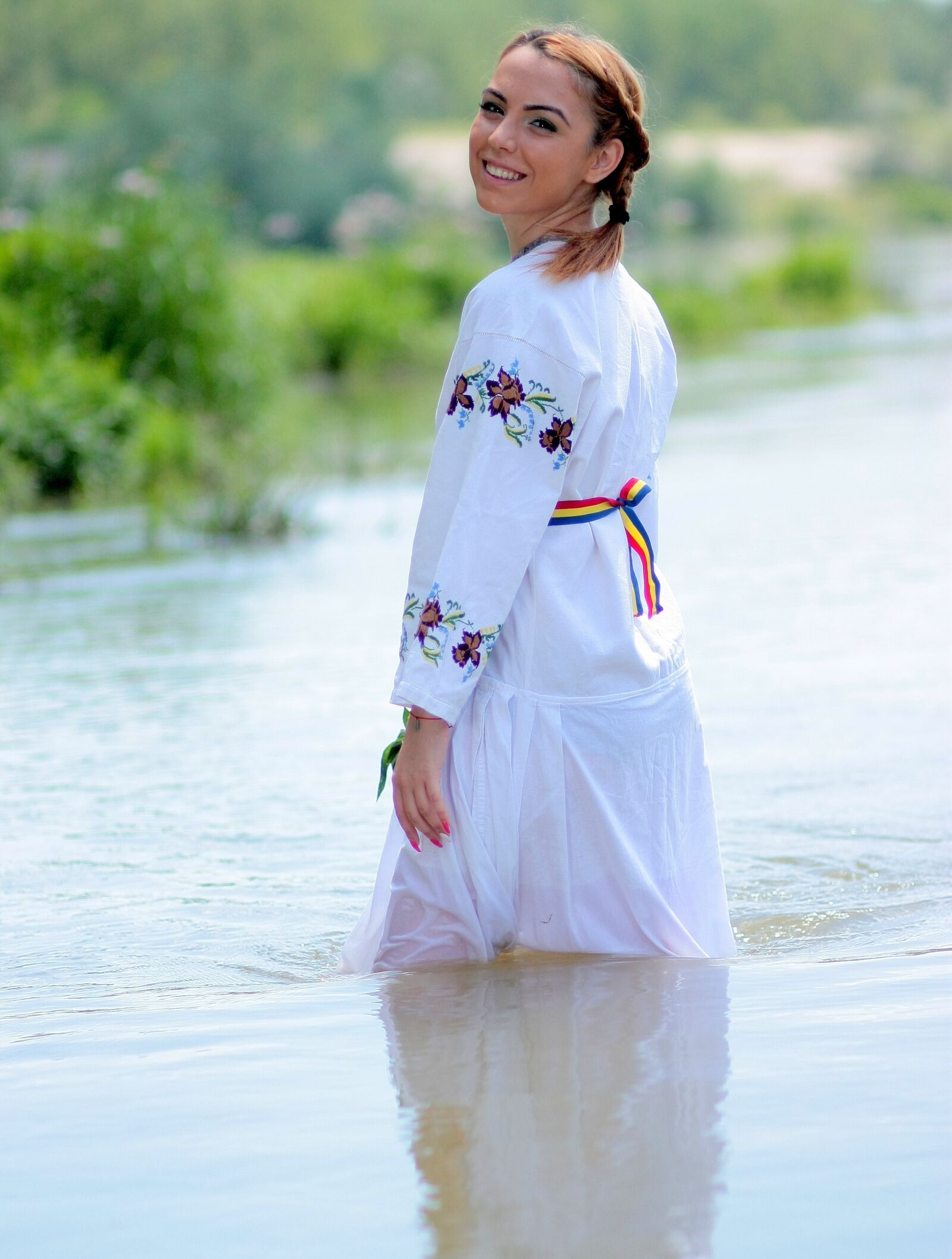 Canon EOS 450D (EOS Rebel XSi / EOS Kiss X2) sample photo. Girl, peasant woman, tradition photography