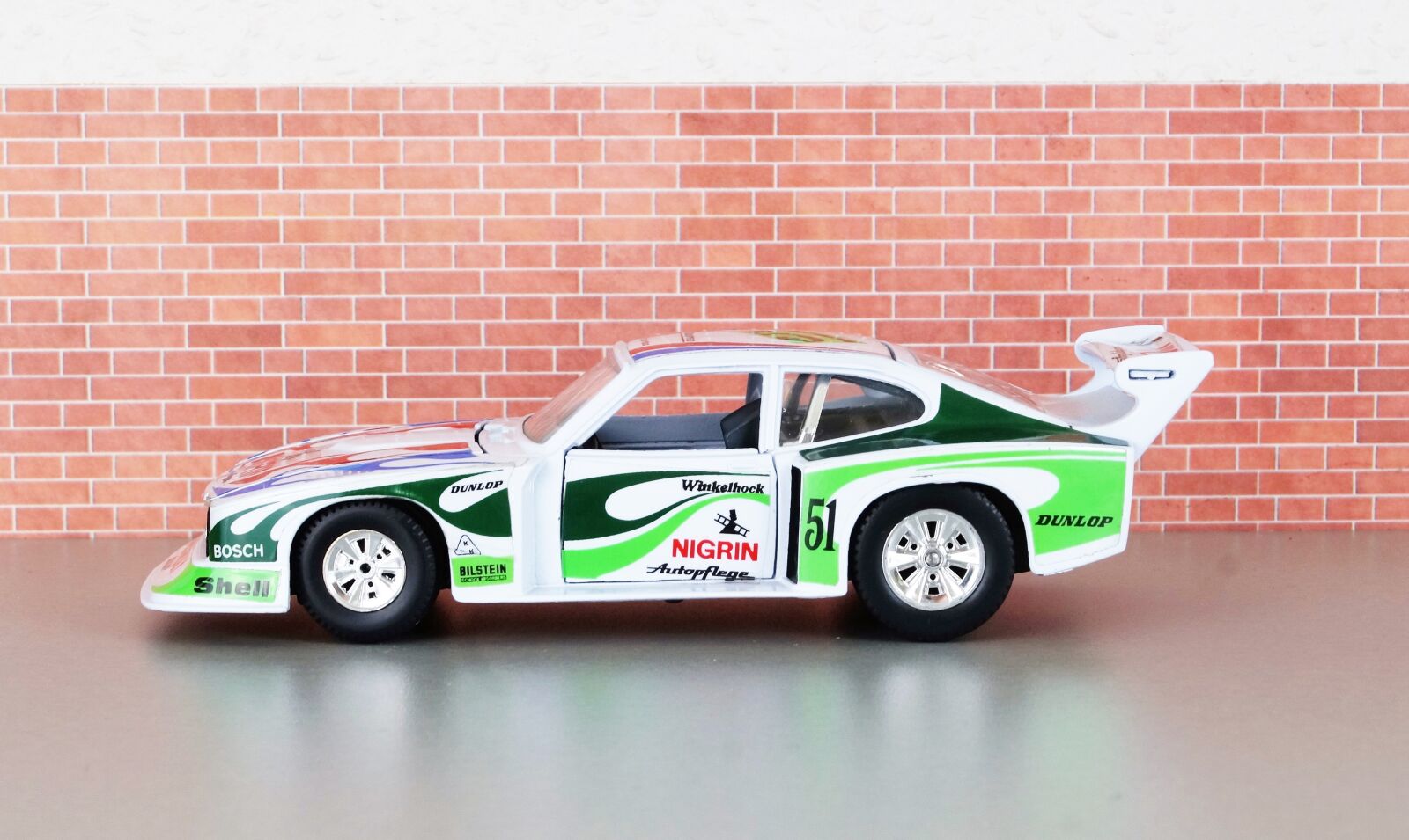 Sony DT 18-70mm F3.5-5.6 sample photo. Model car, ford, capri photography