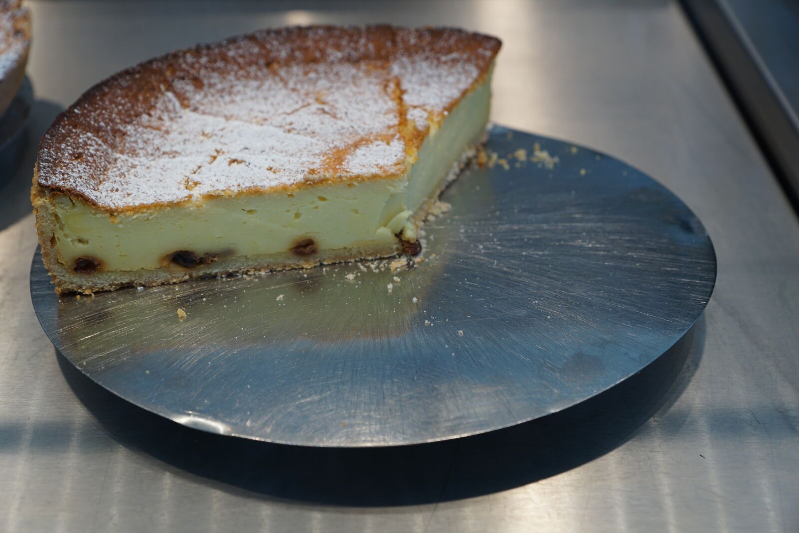 Sony DT 16-50mm F2.8 SSM sample photo. Cake, cheese, eat photography