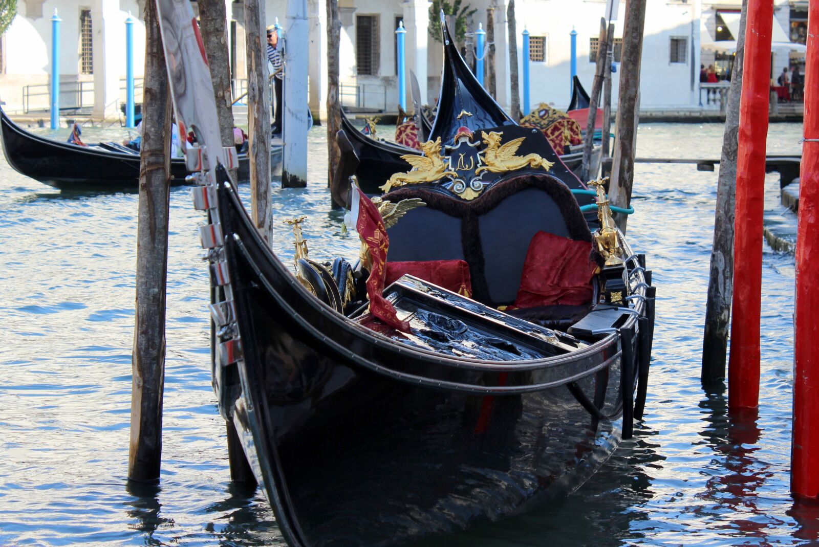 Canon EOS 600D (Rebel EOS T3i / EOS Kiss X5) sample photo. Gondola, water, venice photography