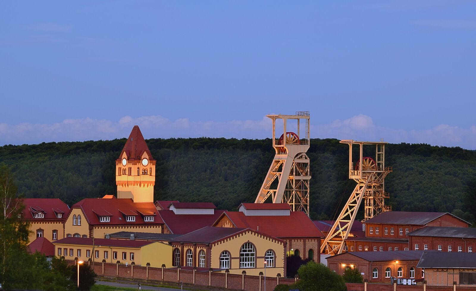 Nikon D3300 sample photo. Blue hour, mine, pit photography