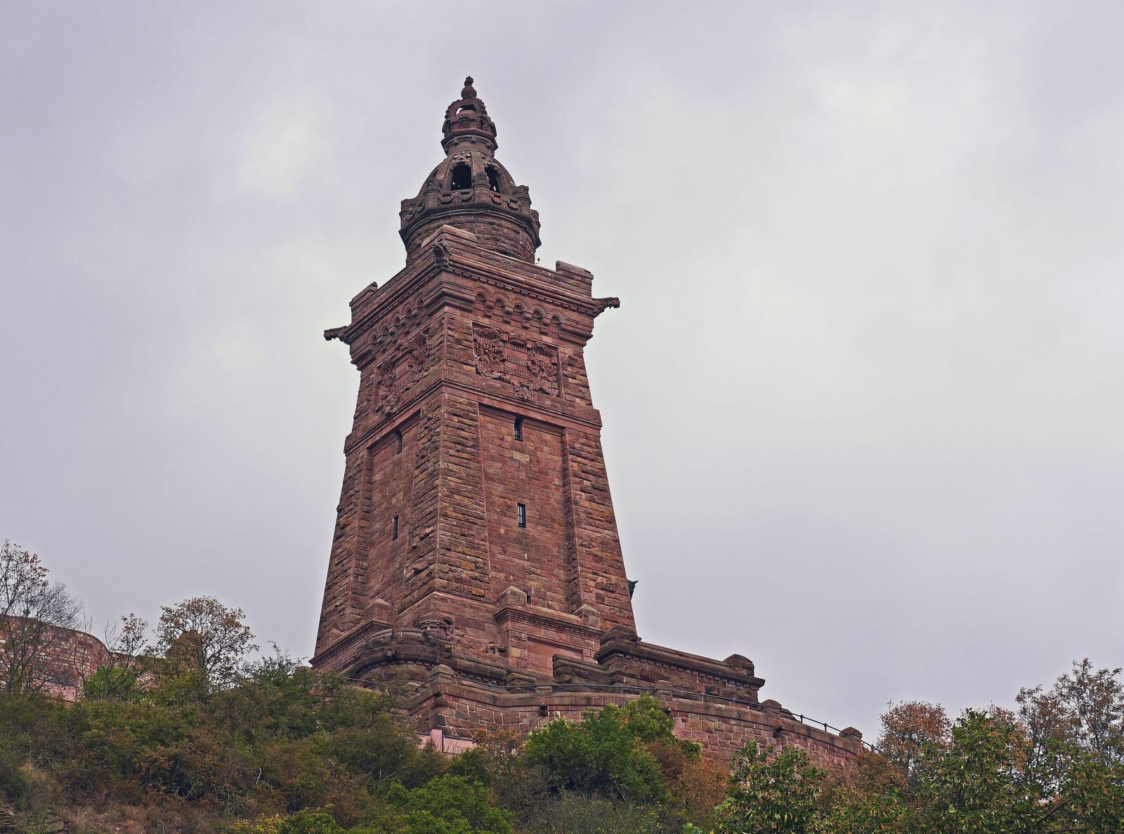 Panasonic Lumix DMC-GH3 sample photo. Cyrillic, monument, barbarossa photography