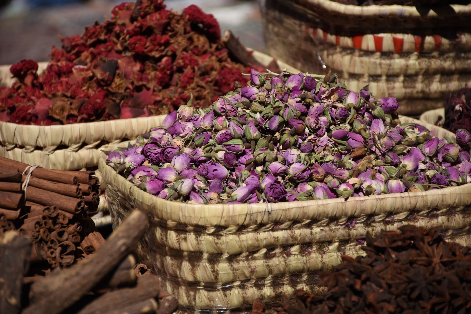Nikon D7200 sample photo. Bazaar, rose flower, basket photography