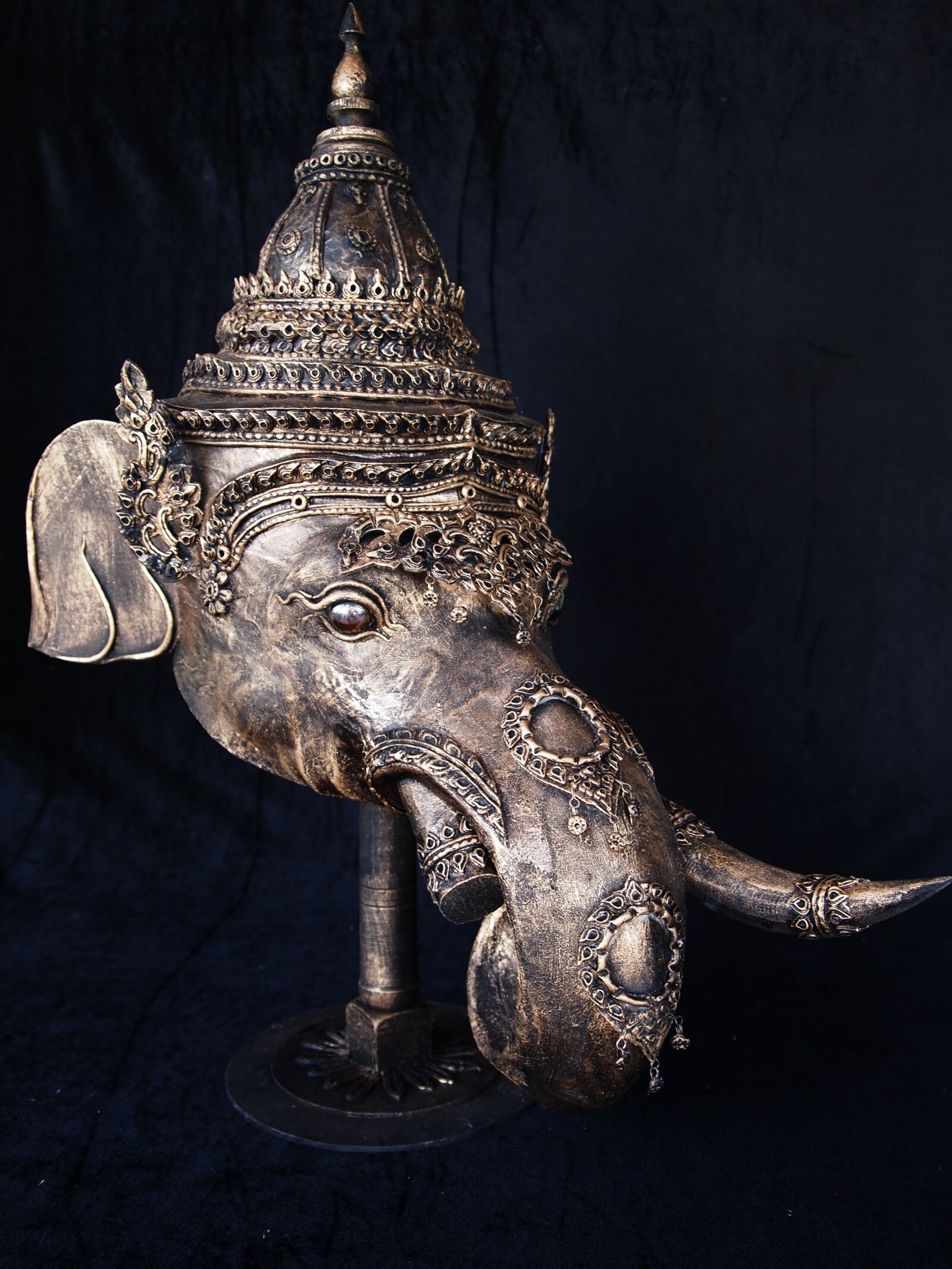 Olympus PEN E-PL1 sample photo. Sculpture, mask, ganesh photography