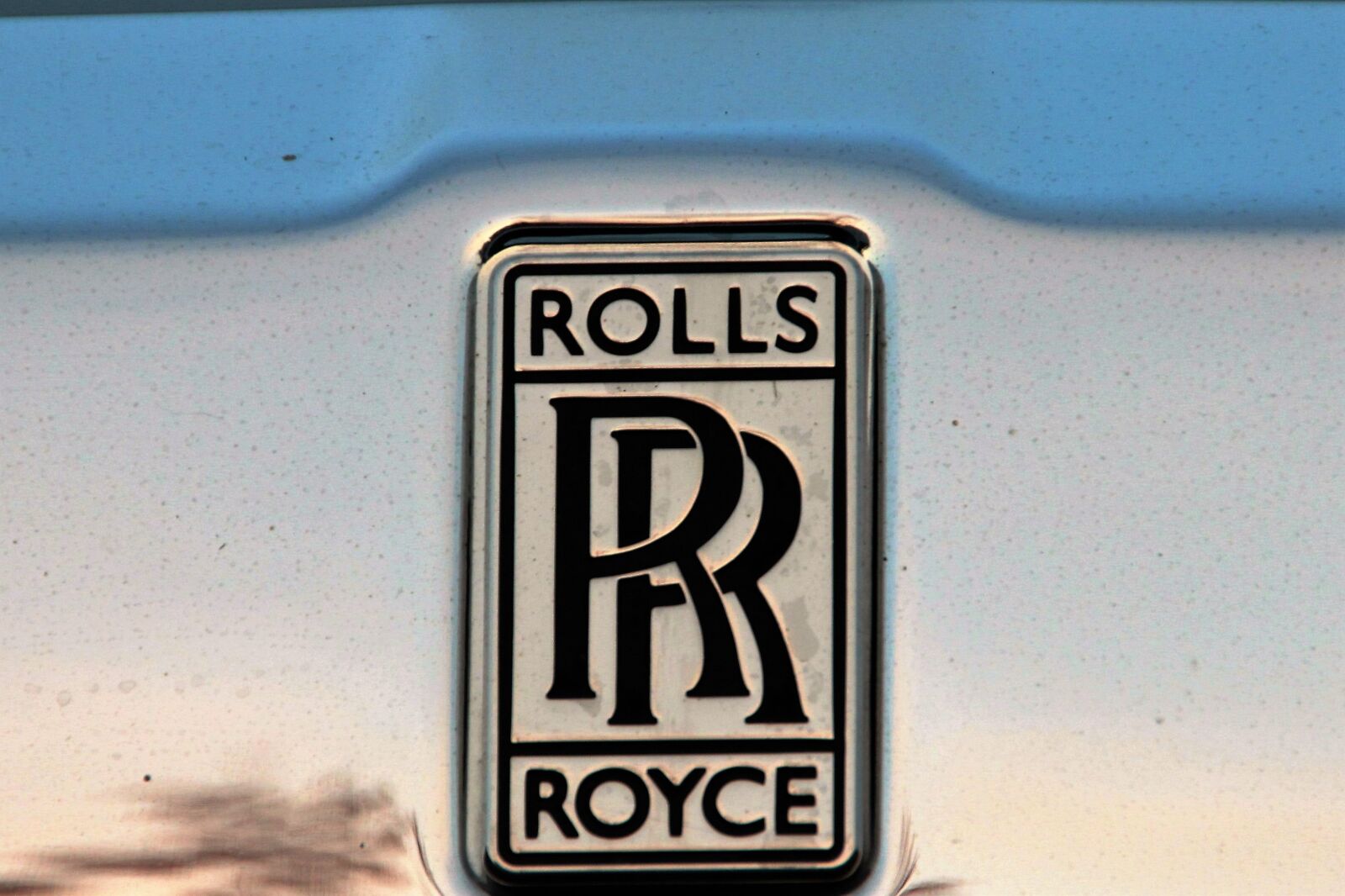 Canon EOS 600D (Rebel EOS T3i / EOS Kiss X5) sample photo. Rolls royce, brand, emblem photography