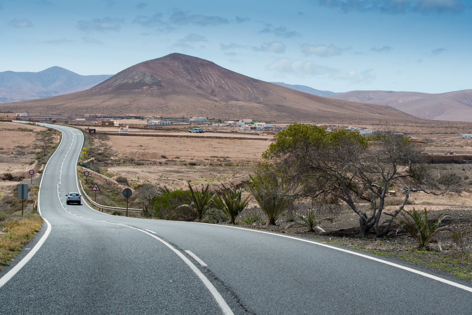 Nikon D800 sample photo. Fuerteventura, way, highway photography