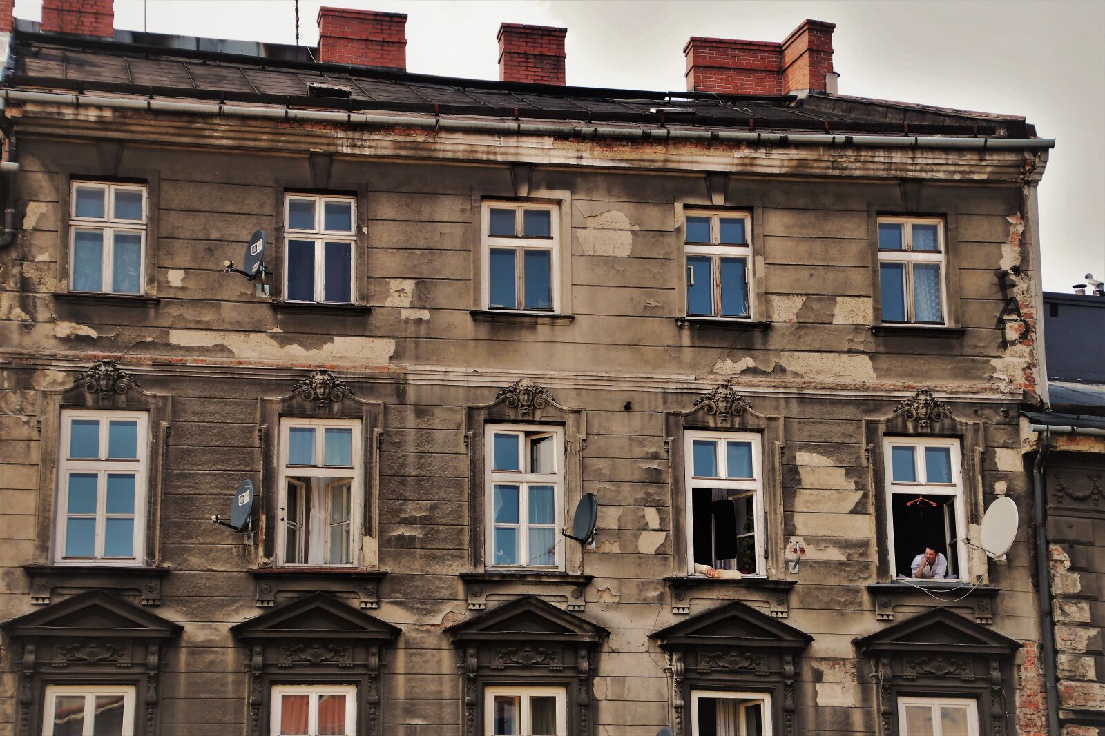Canon EOS 80D sample photo. Old house, facade, architecture photography